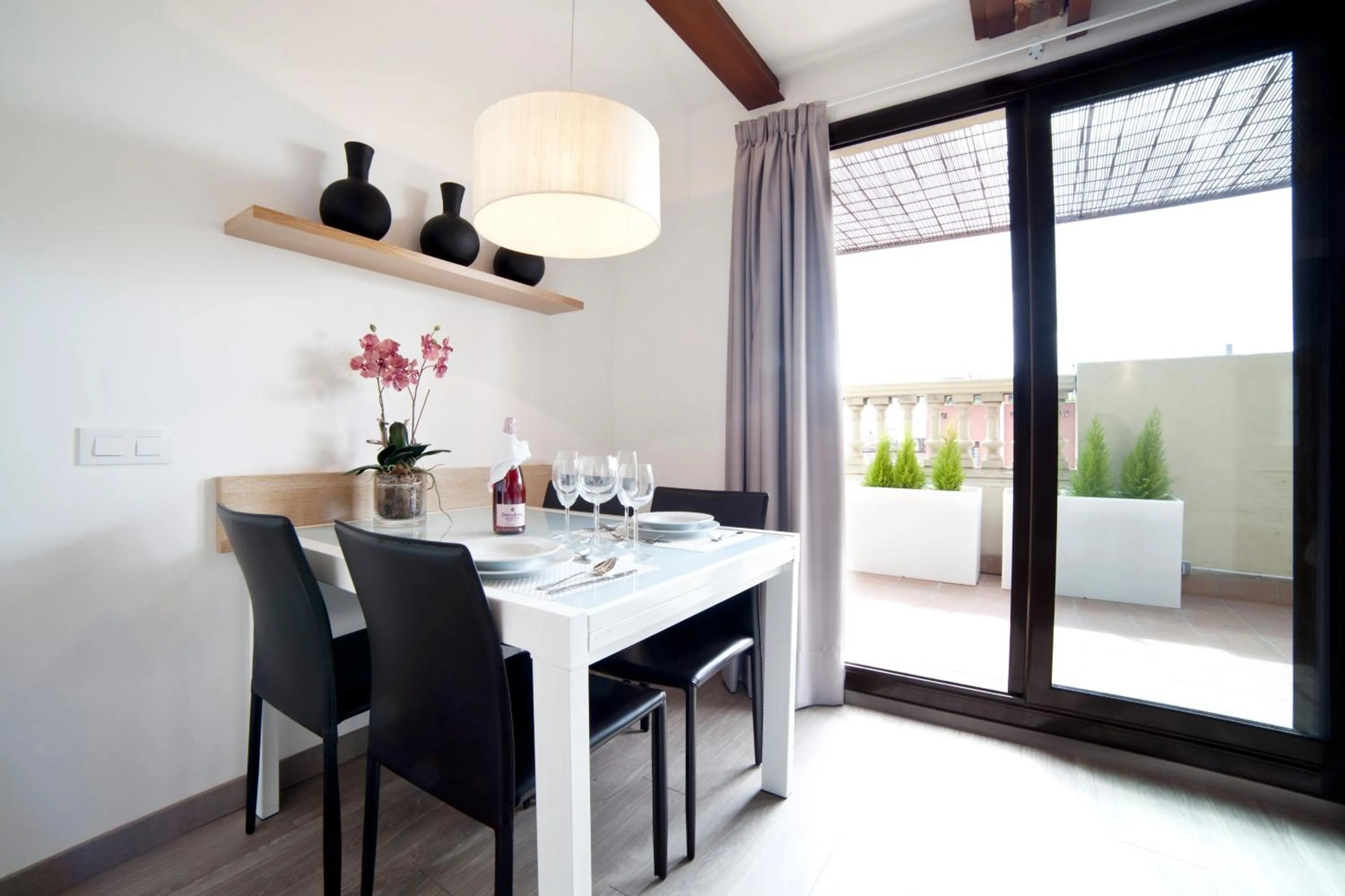 Dining area in Serennia Apartamentos Ramblas - Plaça Catalunya