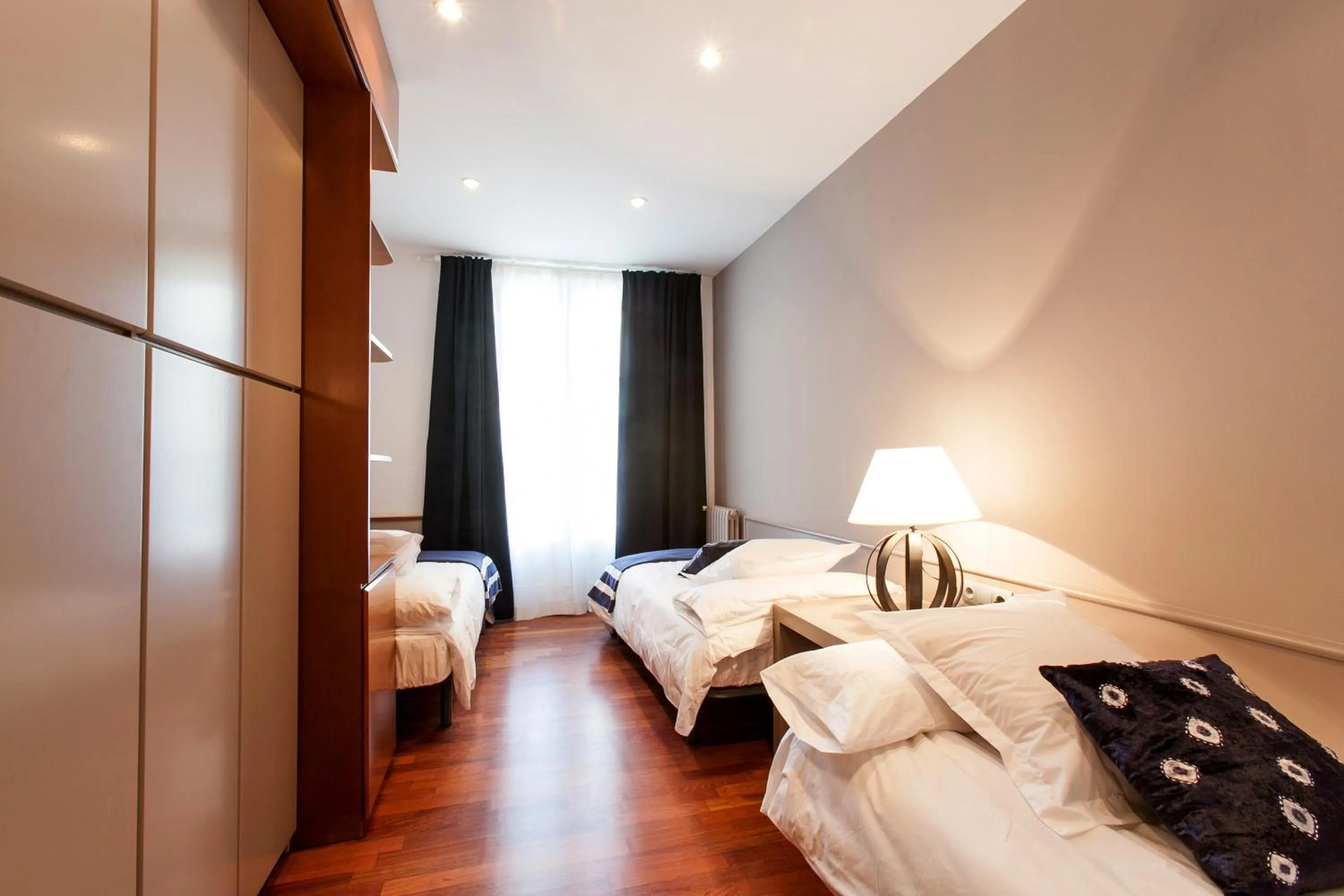 Bedroom, Bed in Serennia Apartamentos Ramblas - Plaça Catalunya