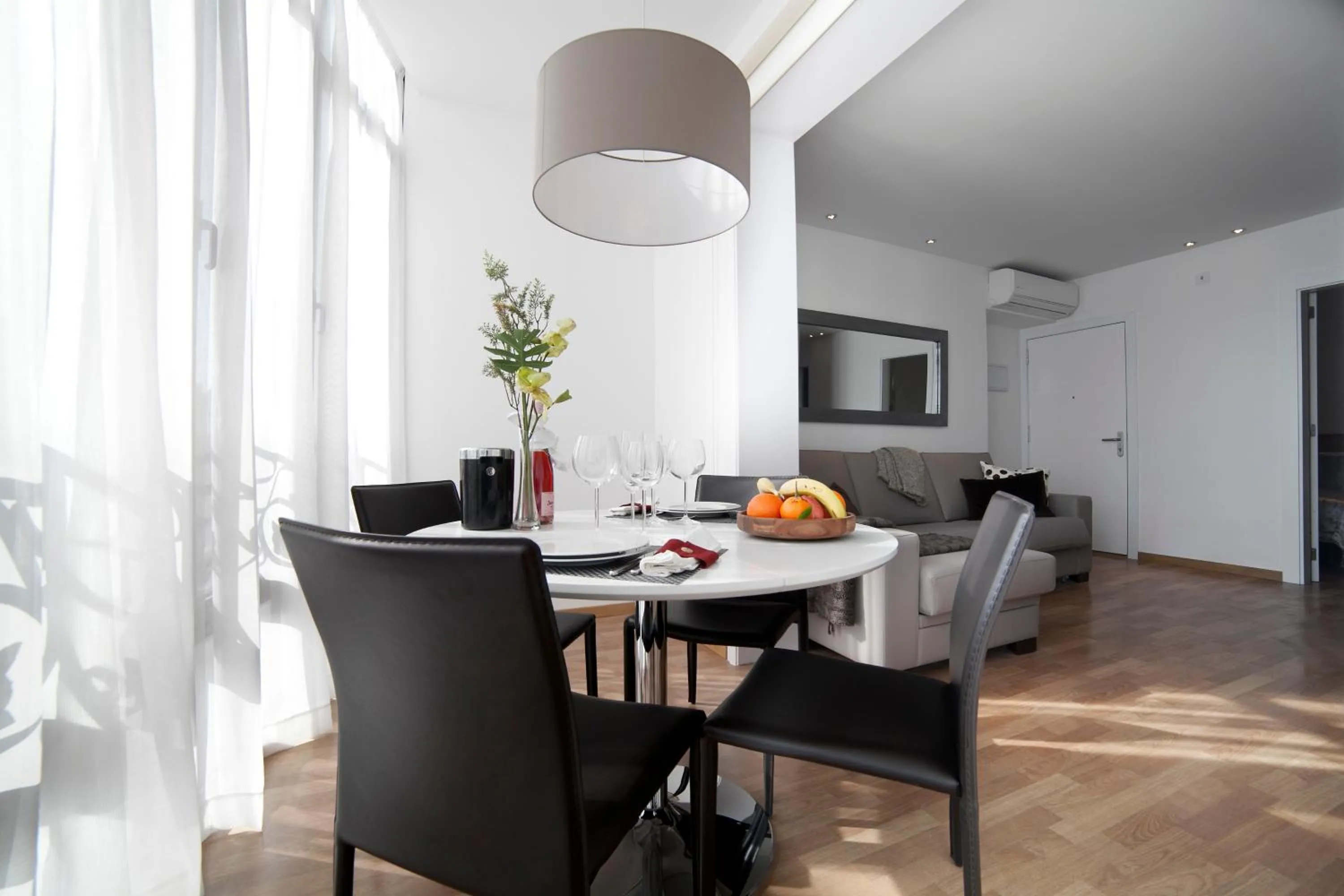 Dining area in Serennia Apartamentos Ramblas - Plaça Catalunya