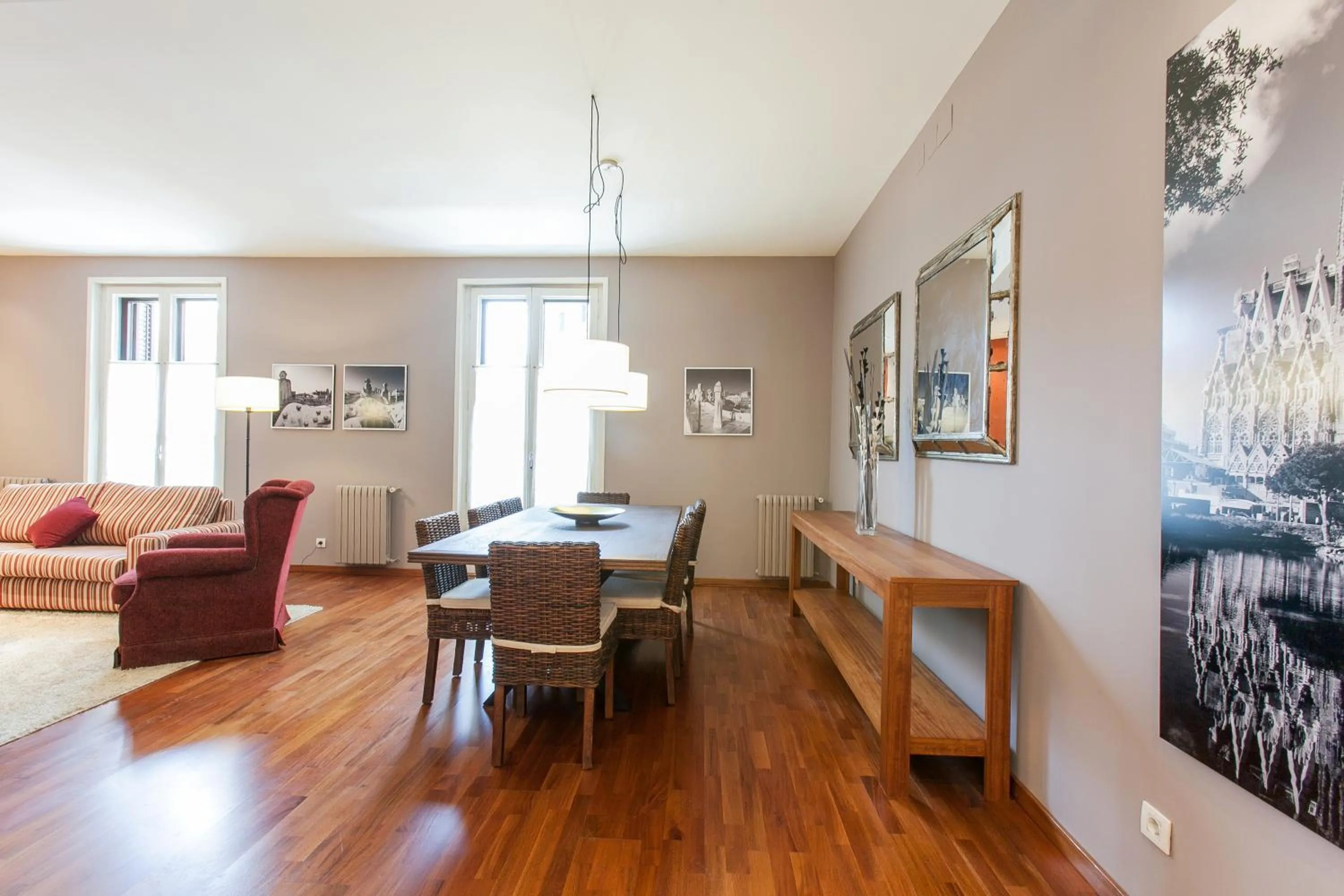 Dining area in Serennia Apartamentos Ramblas - Plaça Catalunya