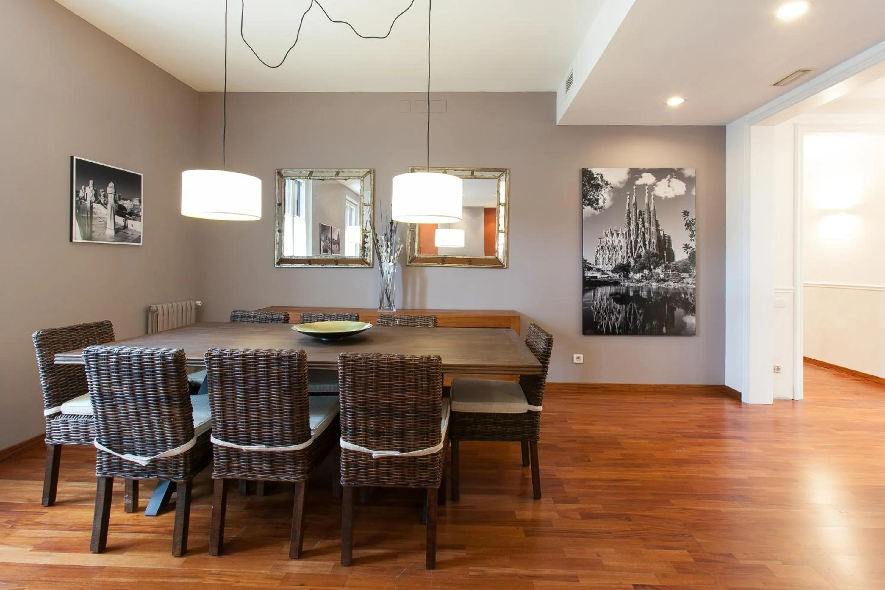 Dining area in Serennia Apartamentos Ramblas - Plaça Catalunya