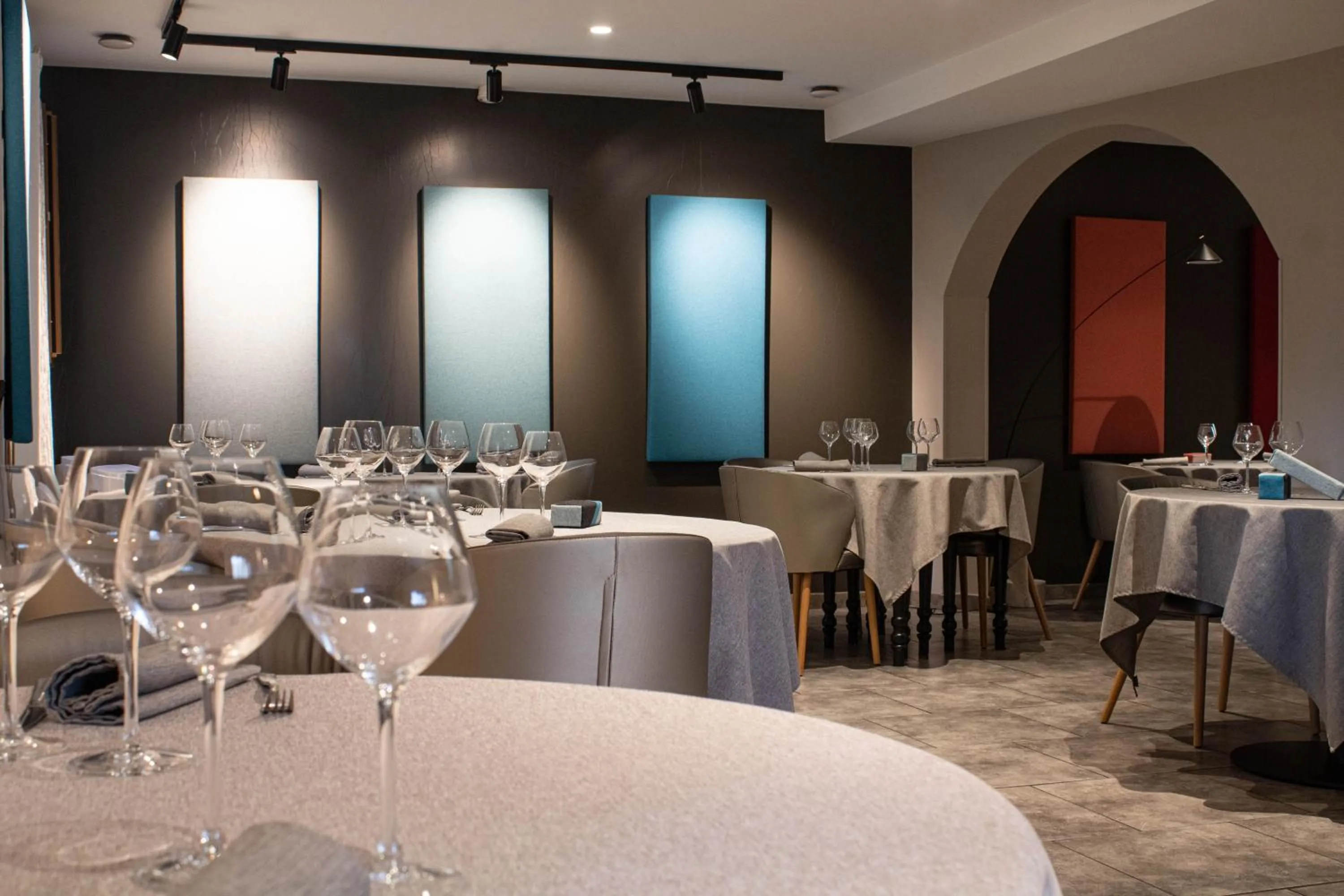 Restaurant/places to eat in La Source