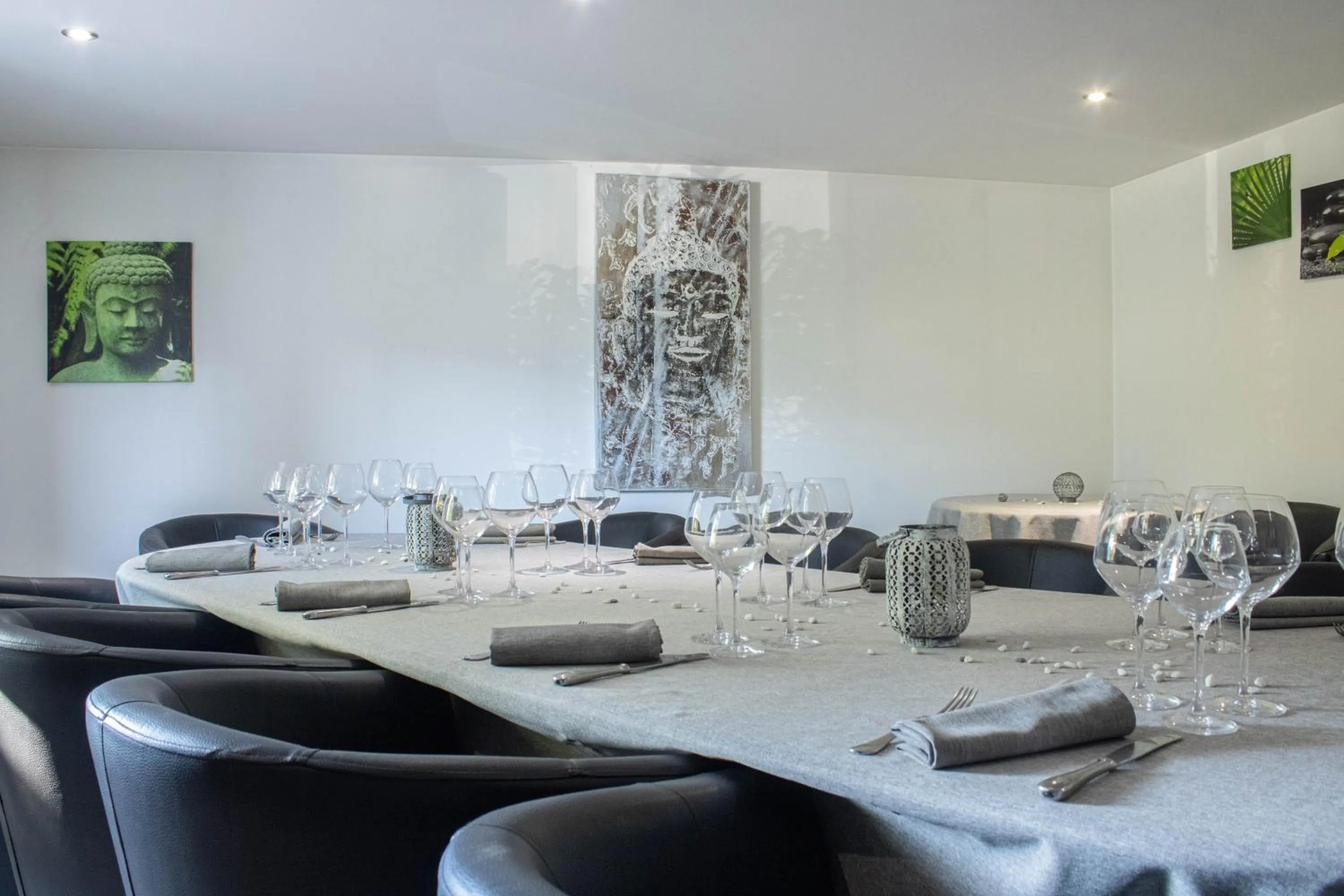 Restaurant/places to eat in La Source