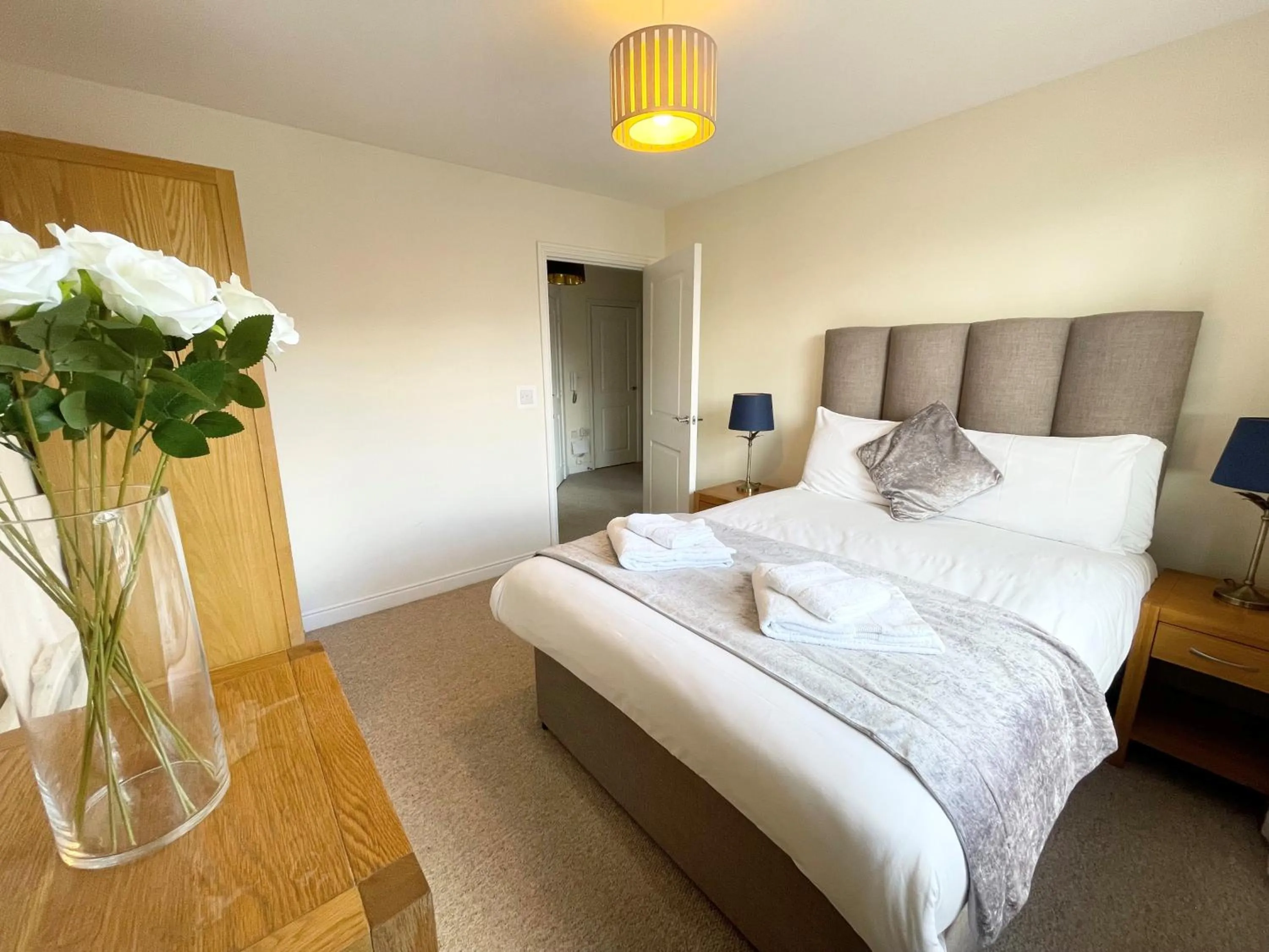 Bed in Blue Sky Apartments @Wallis Square, Farnborough