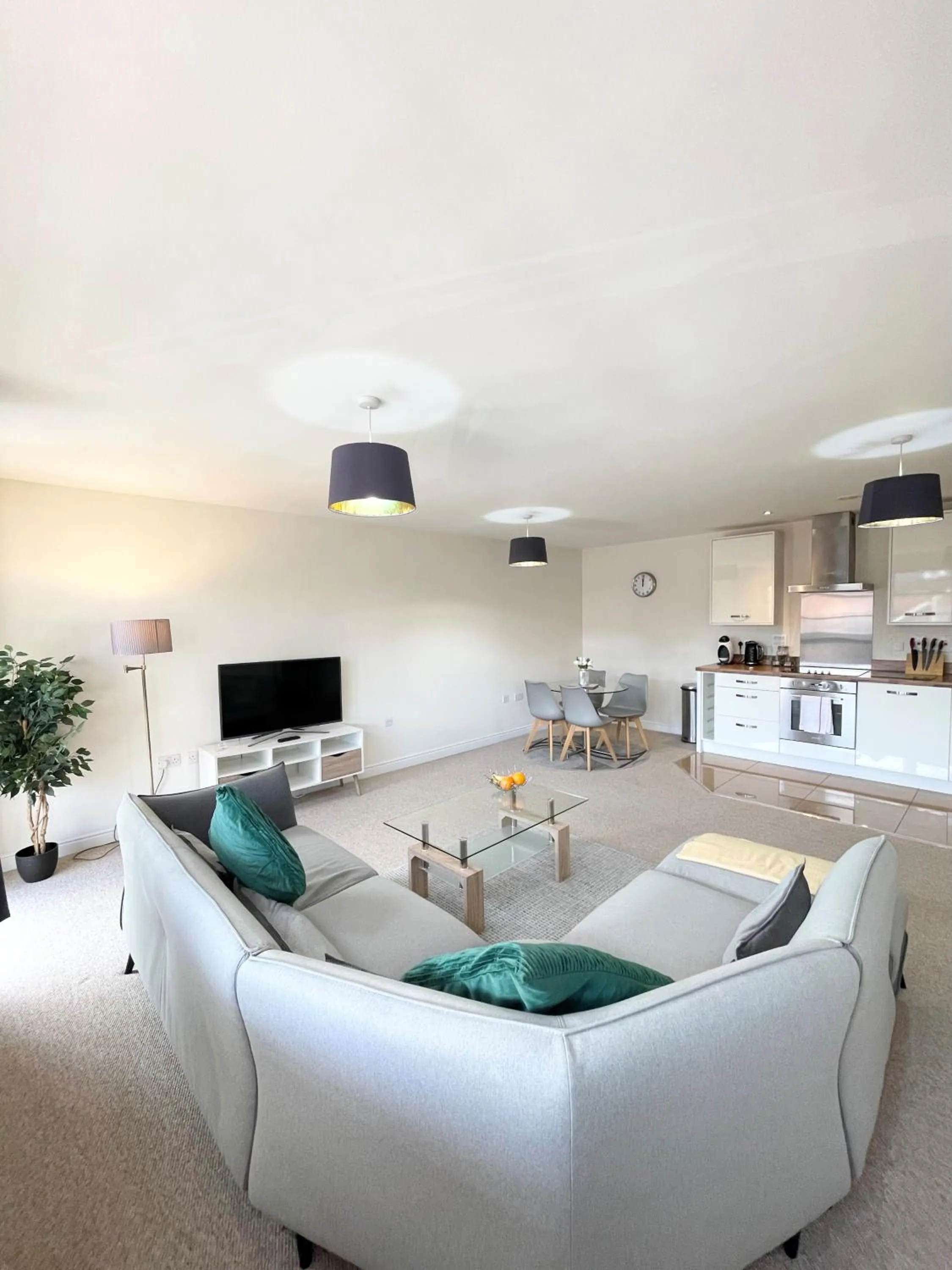 Blue Sky Apartments @Wallis Square, Farnborough