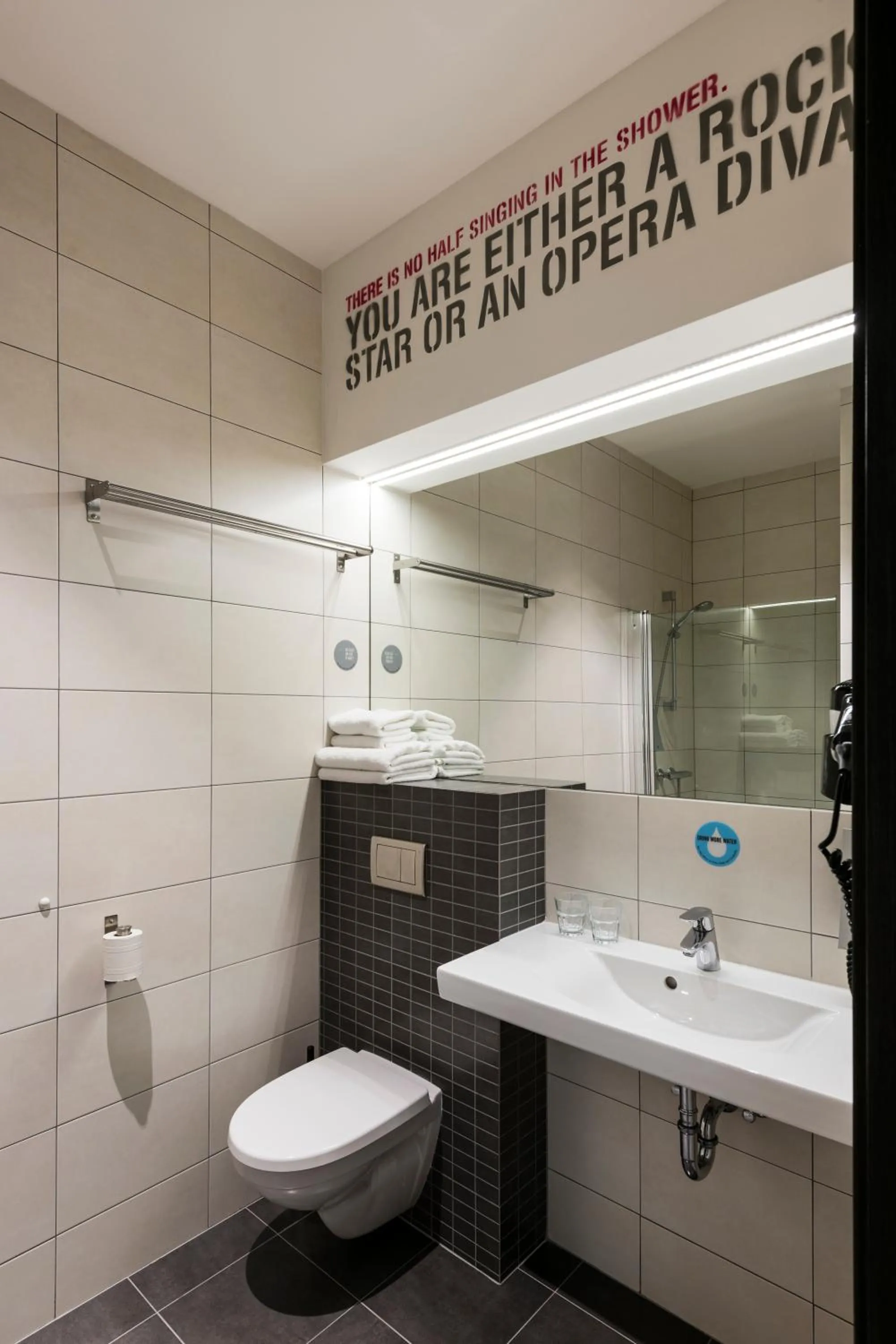 Shower in Comfort Hotel LT - Rock 'n' Roll Vilnius