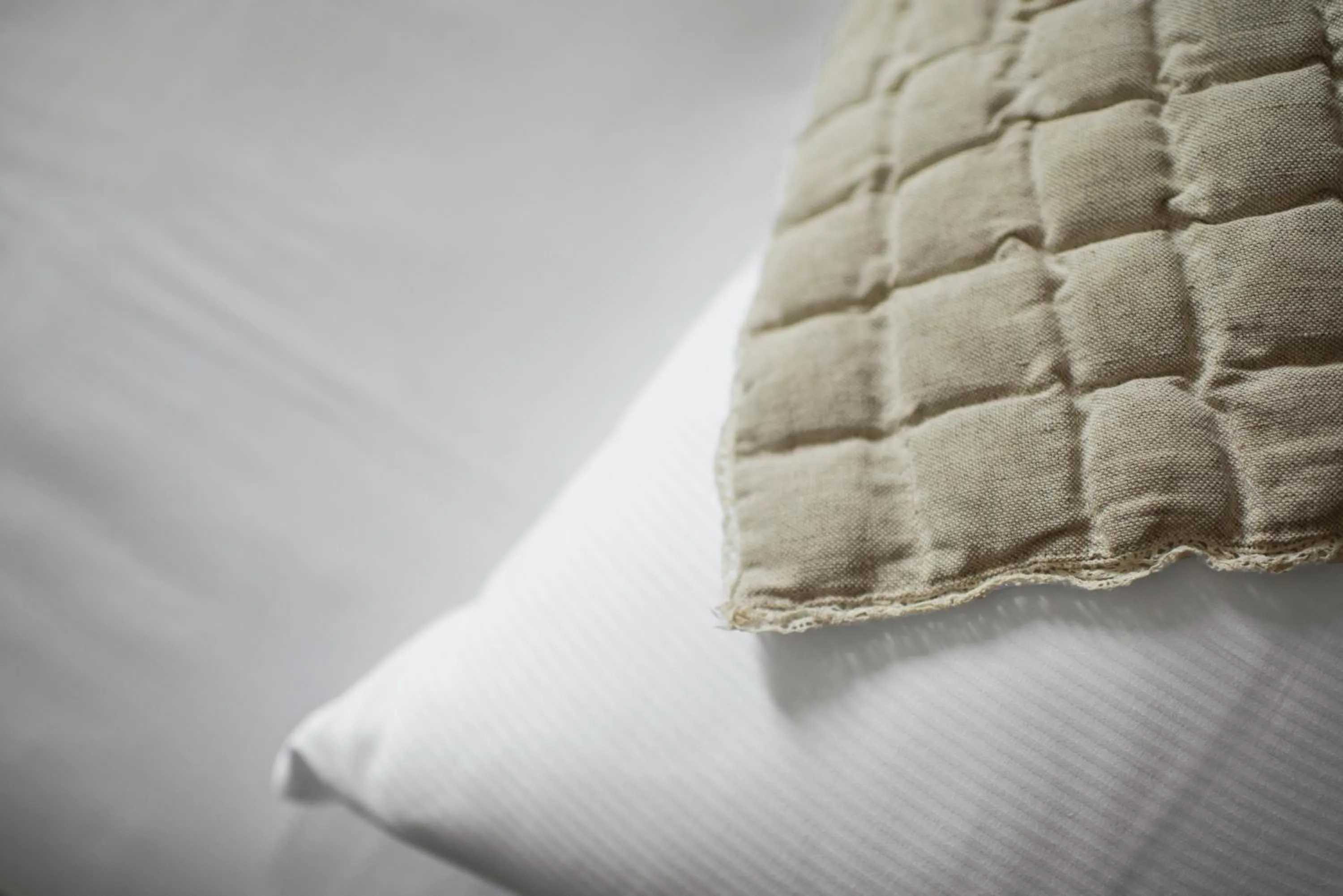 Decorative detail, Bed in Comfort Hotel LT - Rock 'n' Roll Vilnius