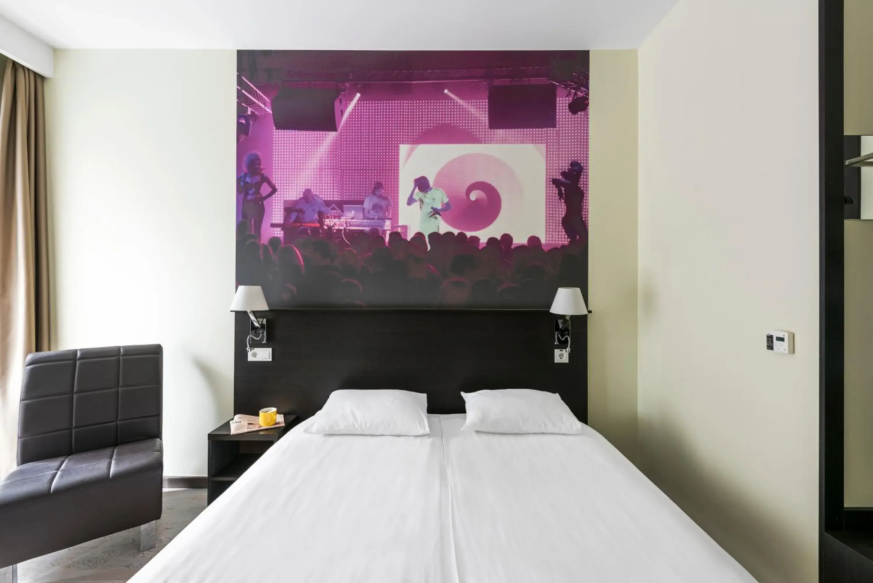 Photo of the whole room, Bed in Comfort Hotel LT - Rock 'n' Roll Vilnius Photo of the whole room, Bed in Comfort Hotel LT - Rock 'n' Roll Vilnius