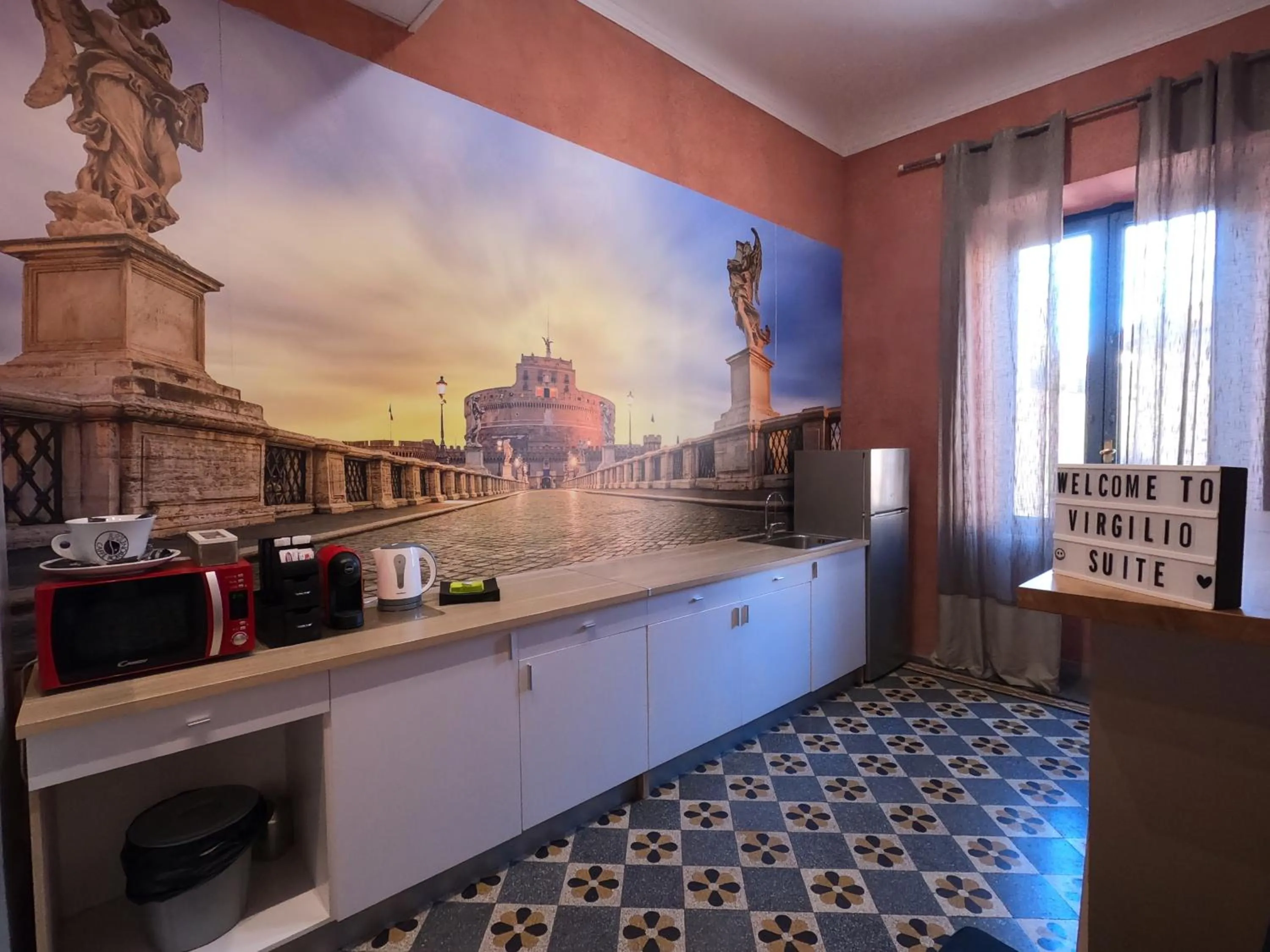 Coffee/tea facilities in Virgilio Suite