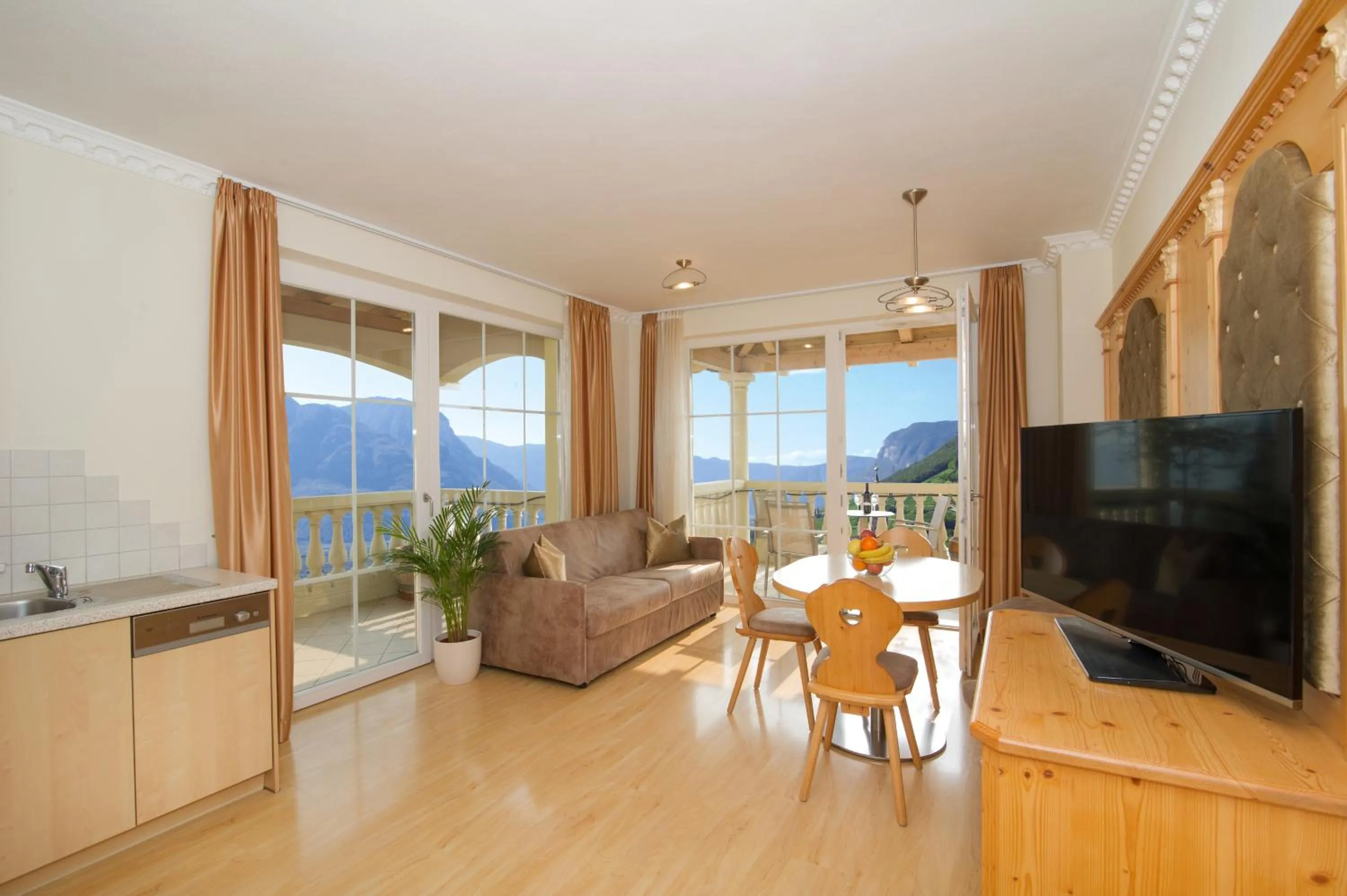 Seating area in Panorama