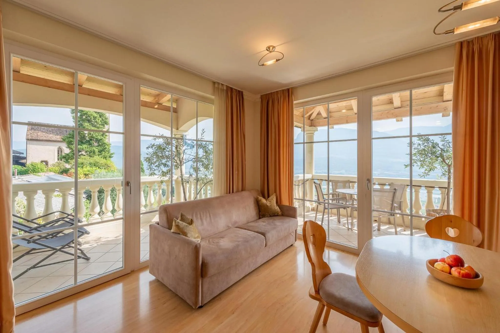 Communal lounge/ TV room in Panorama