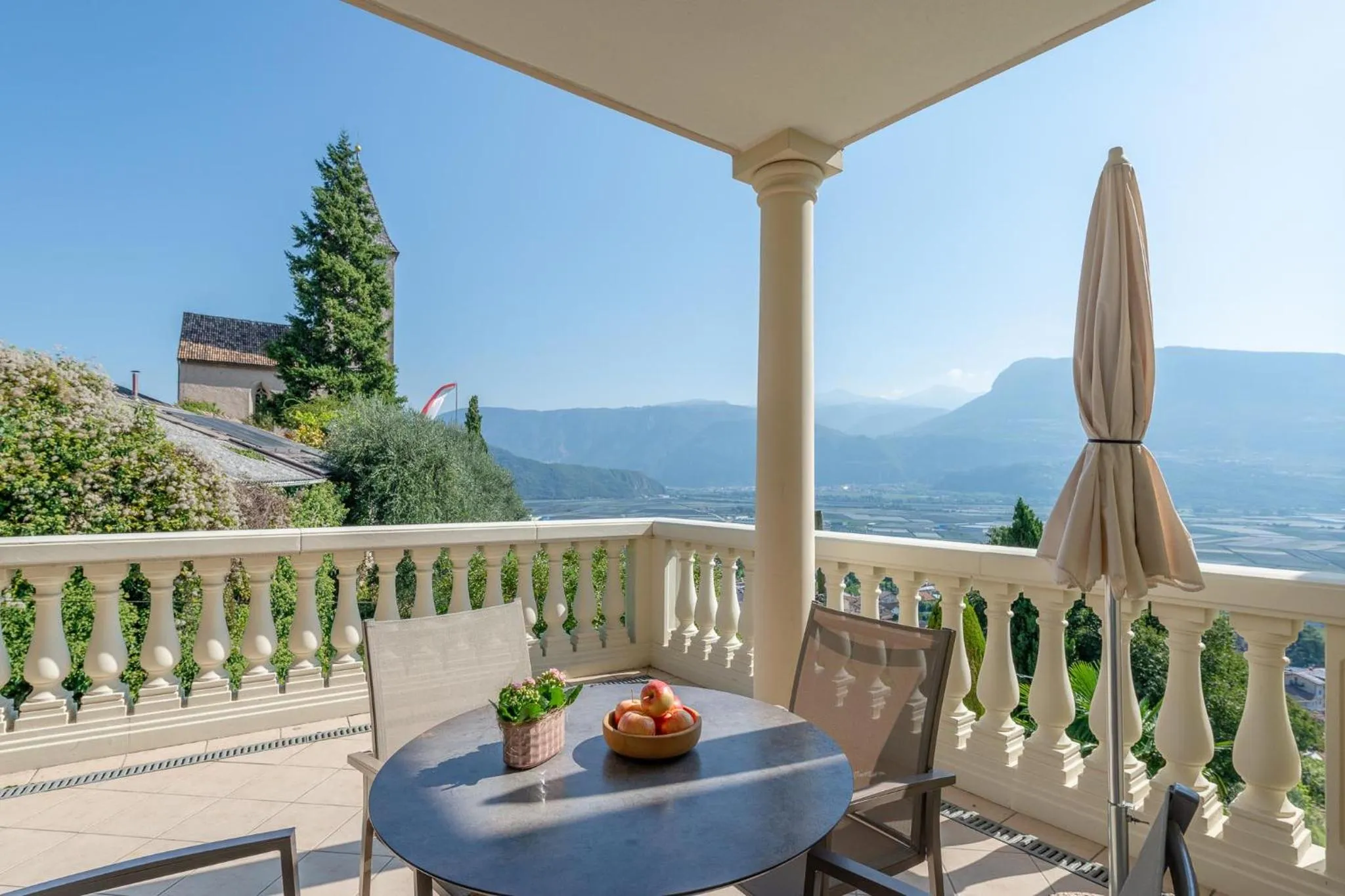 Nearby landmark in Panorama