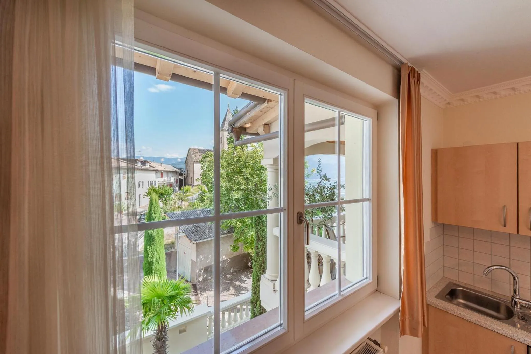 Nearby landmark in Panorama