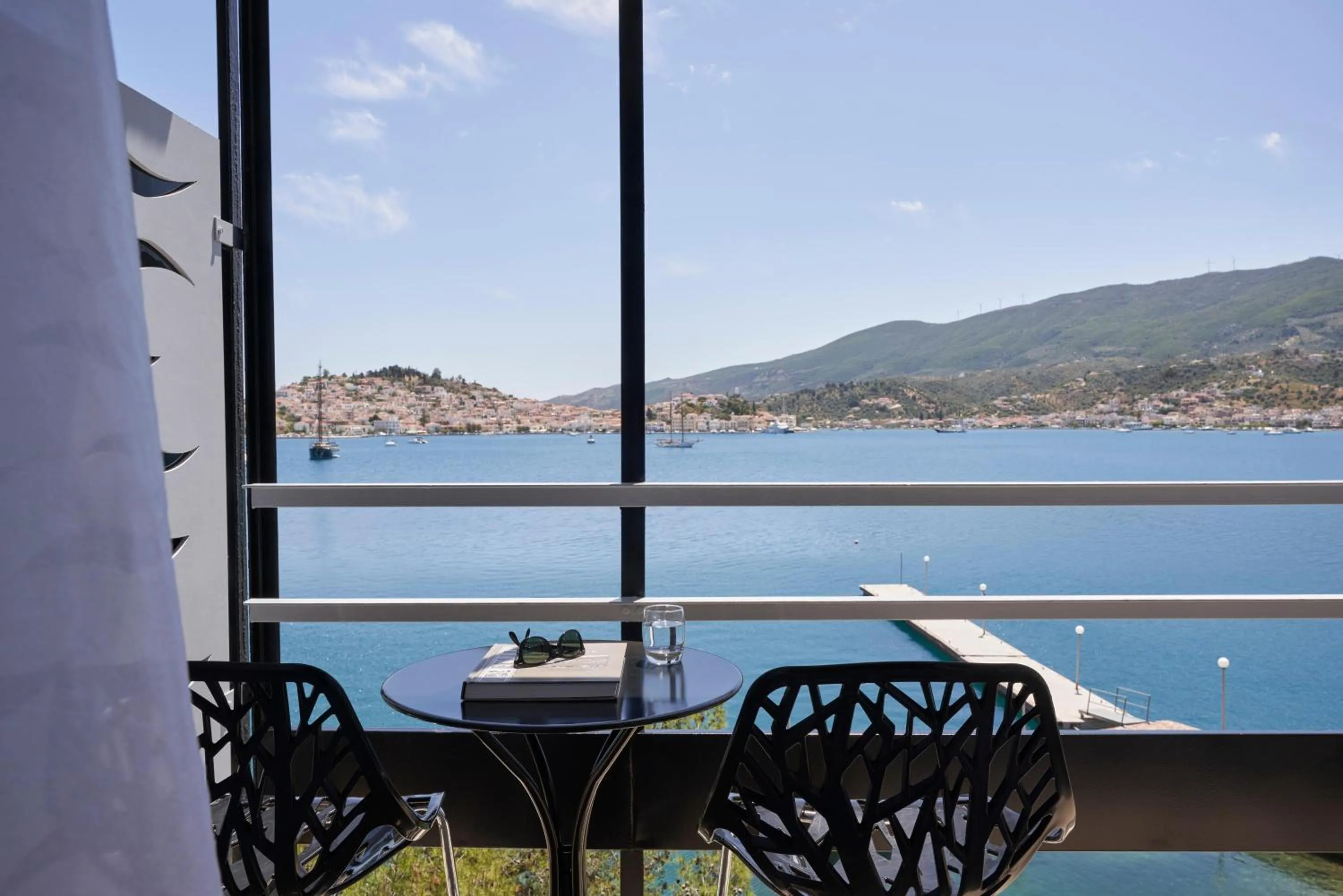 Photo of the whole room in Xenia Poros Image Hotel