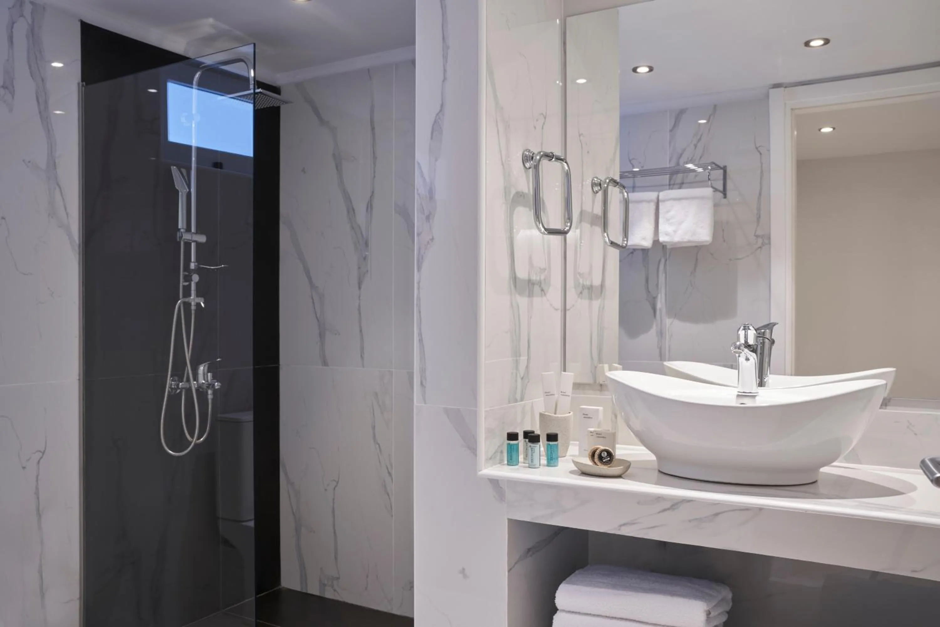 Bathroom in Xenia Poros Image Hotel