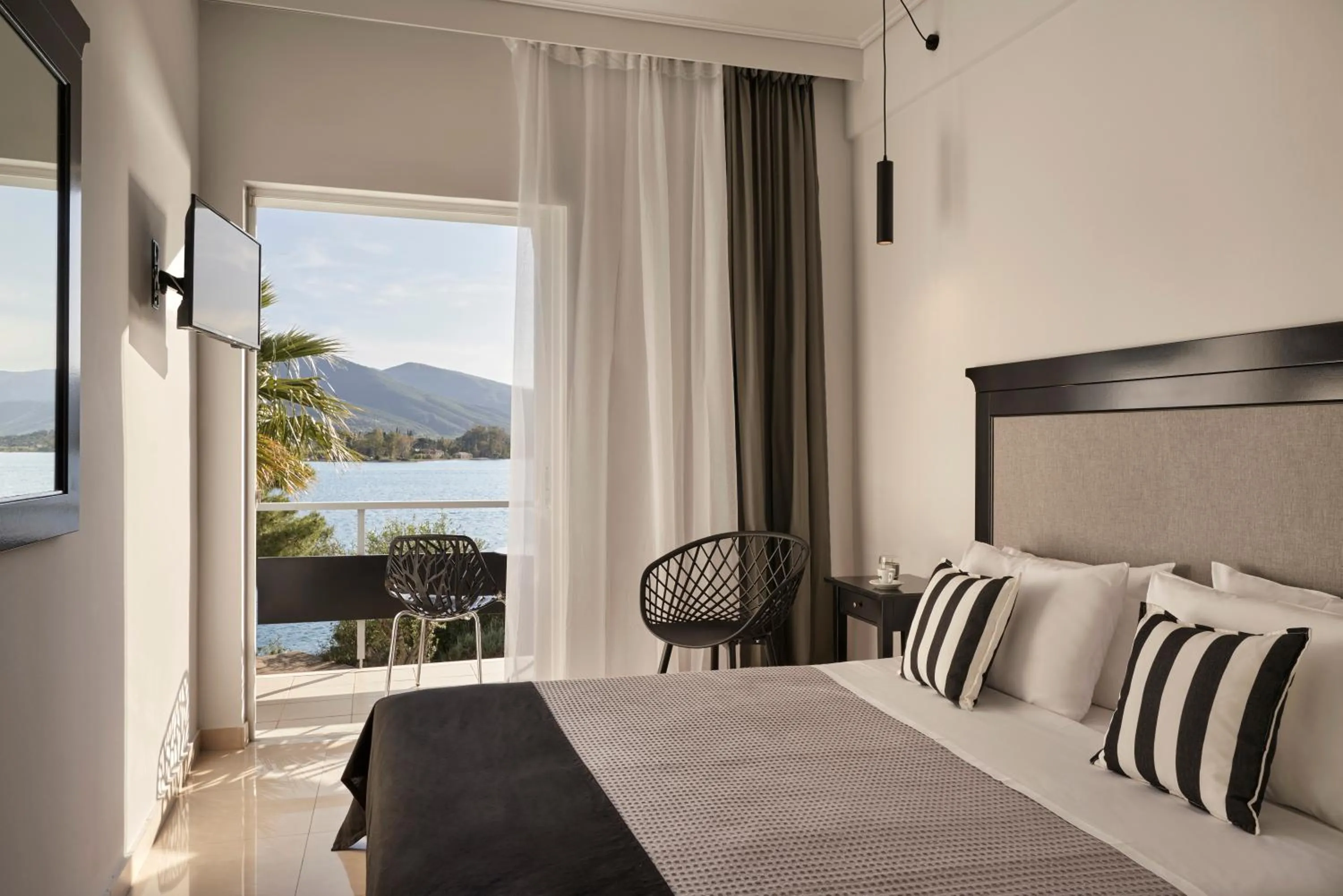 View (from property/room), Bed in Xenia Poros Image Hotel