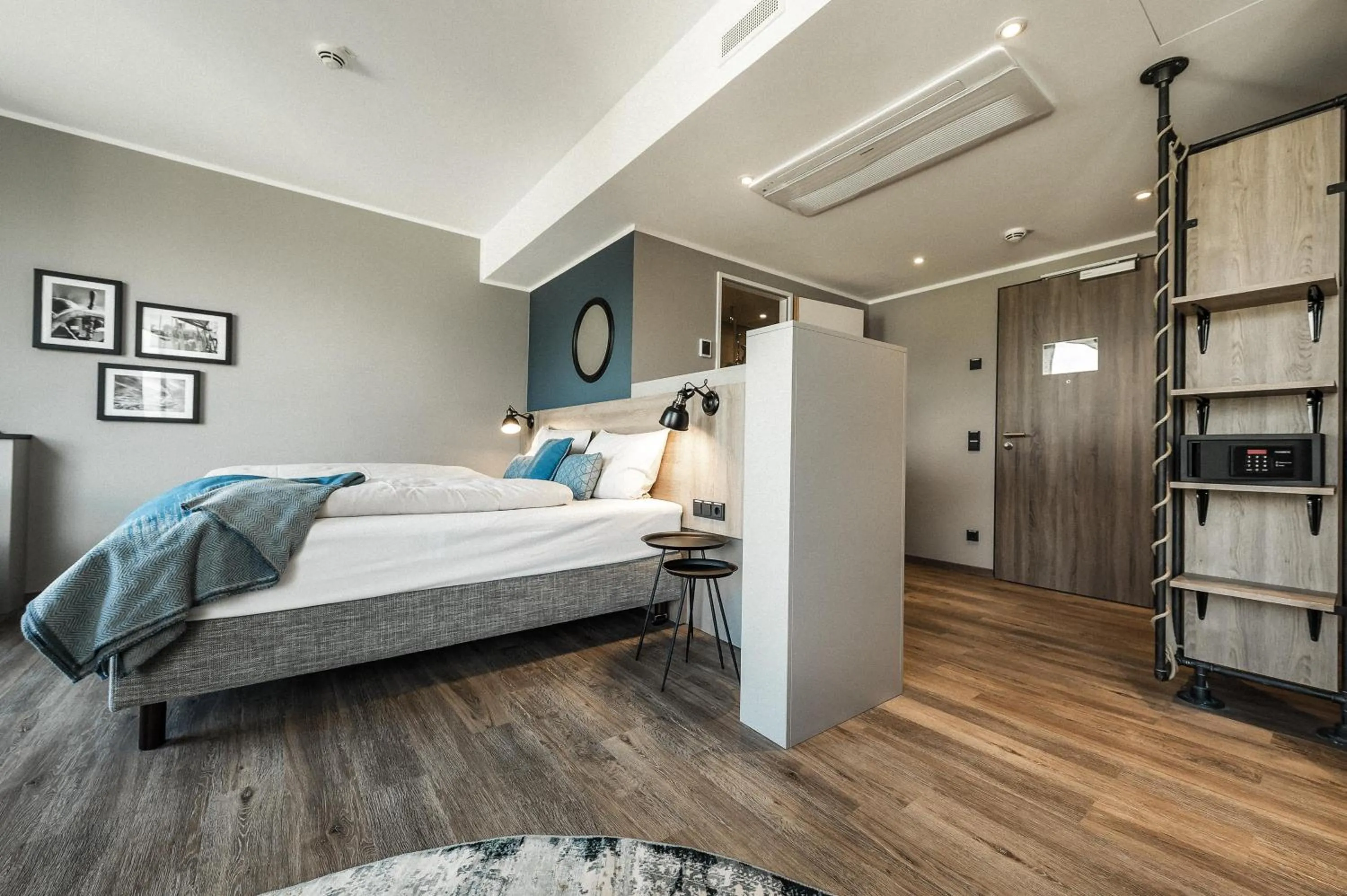 Bedroom, Bed in HARBR Hotel Konstanz, a member of Radisson Individuals