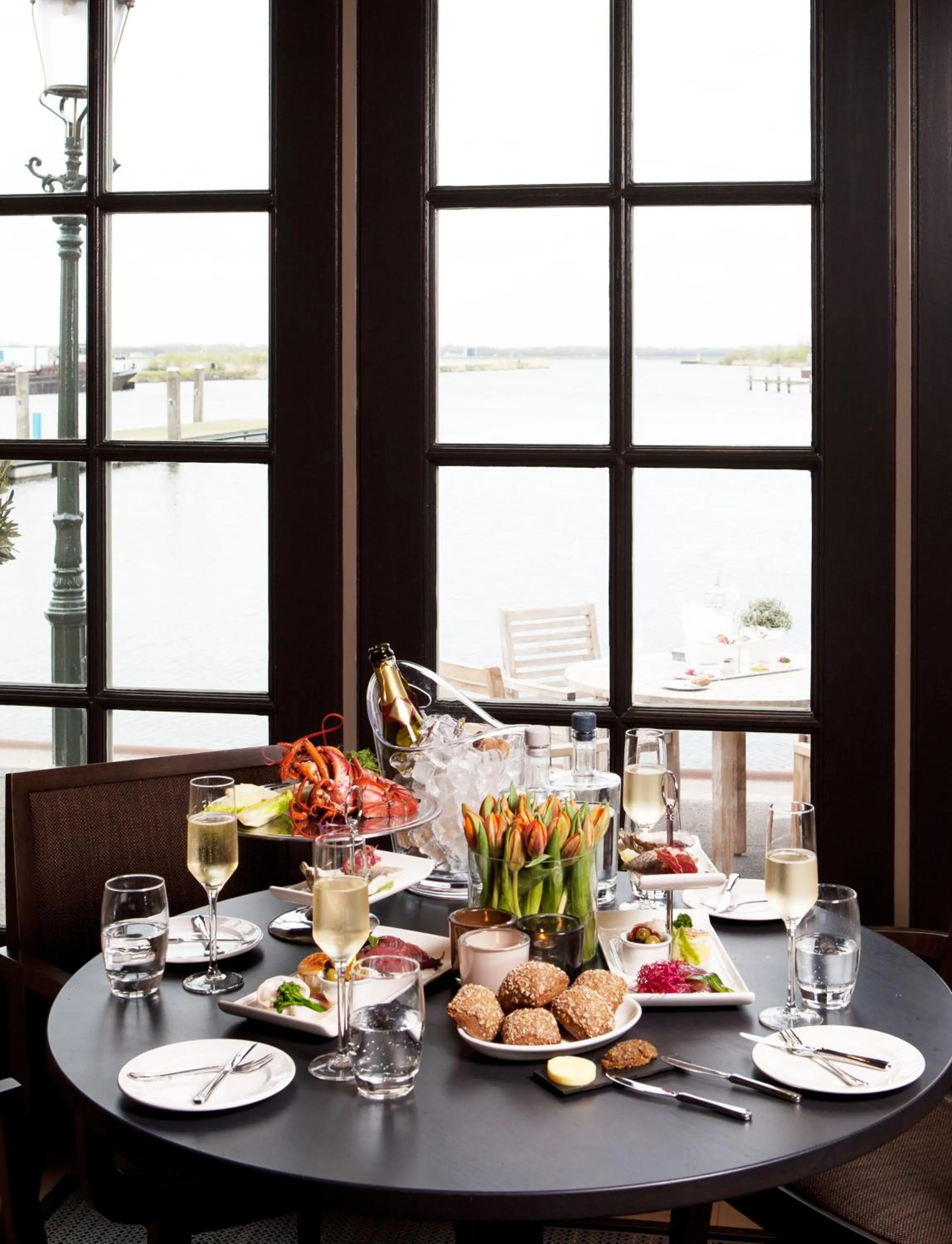 Food and drinks in Fletcher Hotel - Restaurant Nautisch Kwartier