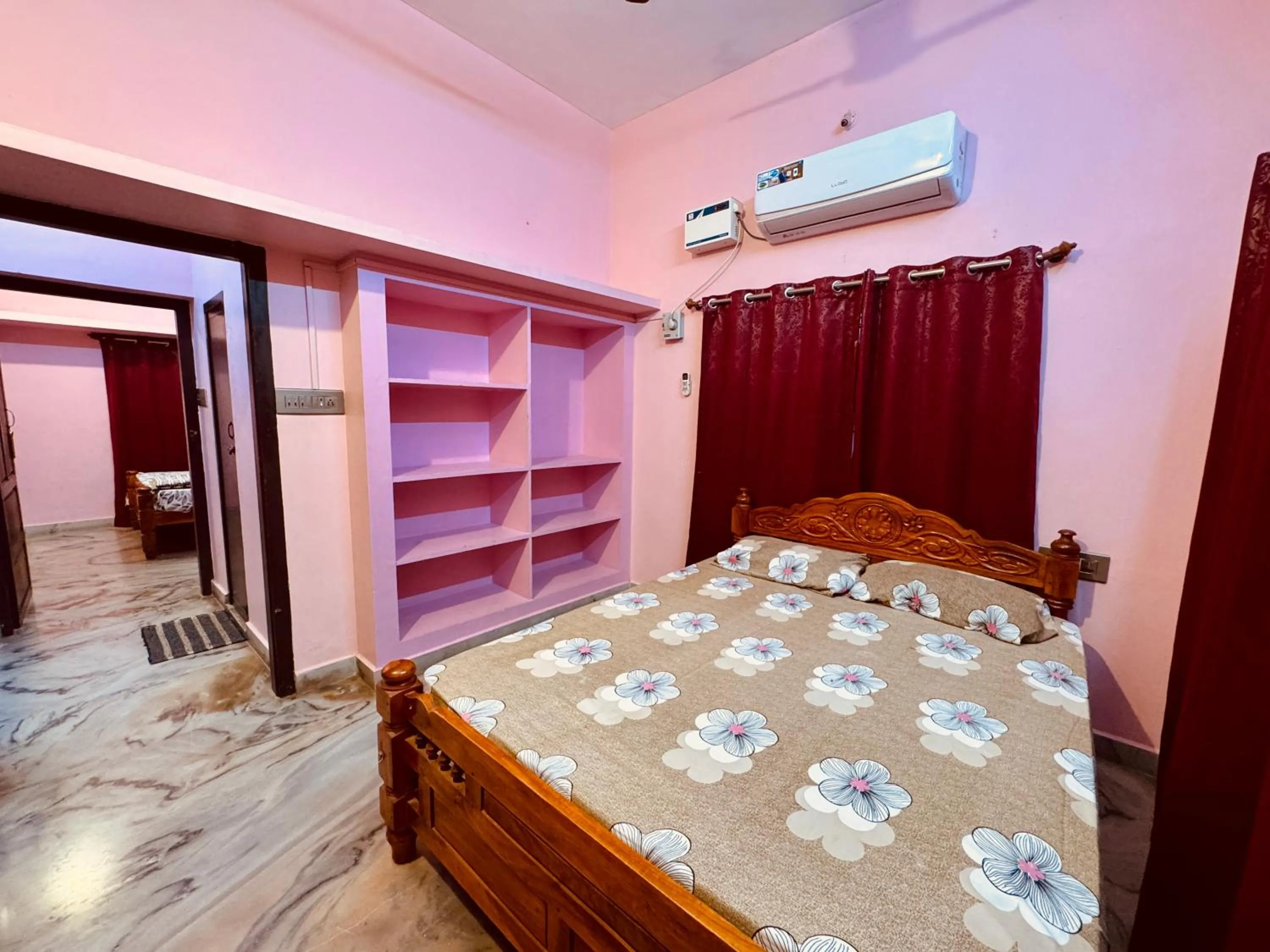 Phoenix Holiday Home