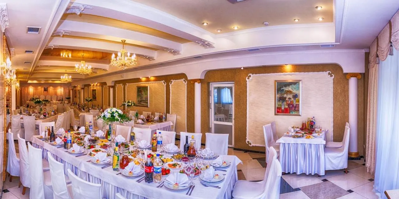 Restaurant/places to eat in Hotel Mars