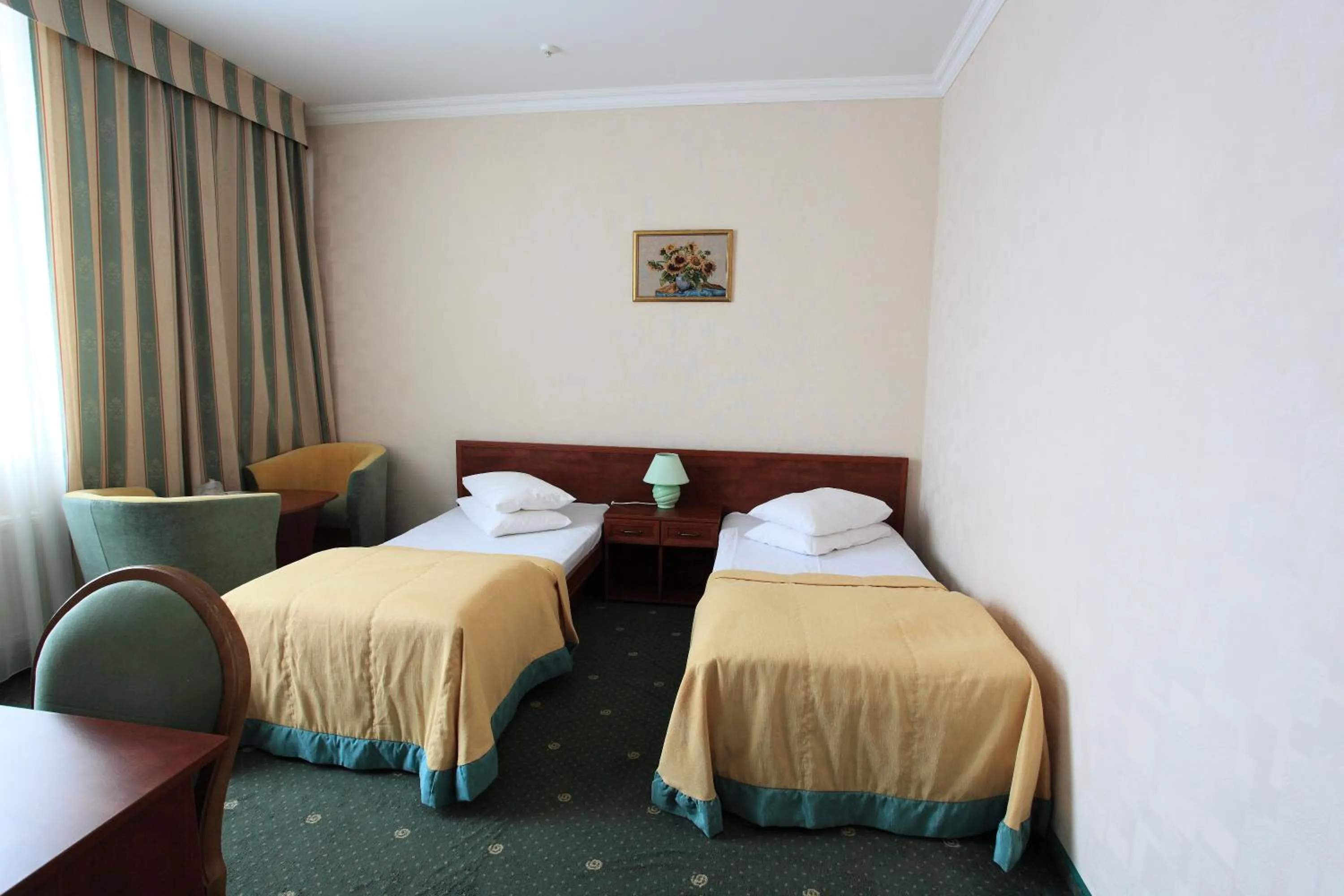 Photo of the whole room, Bed in Hotel Mars