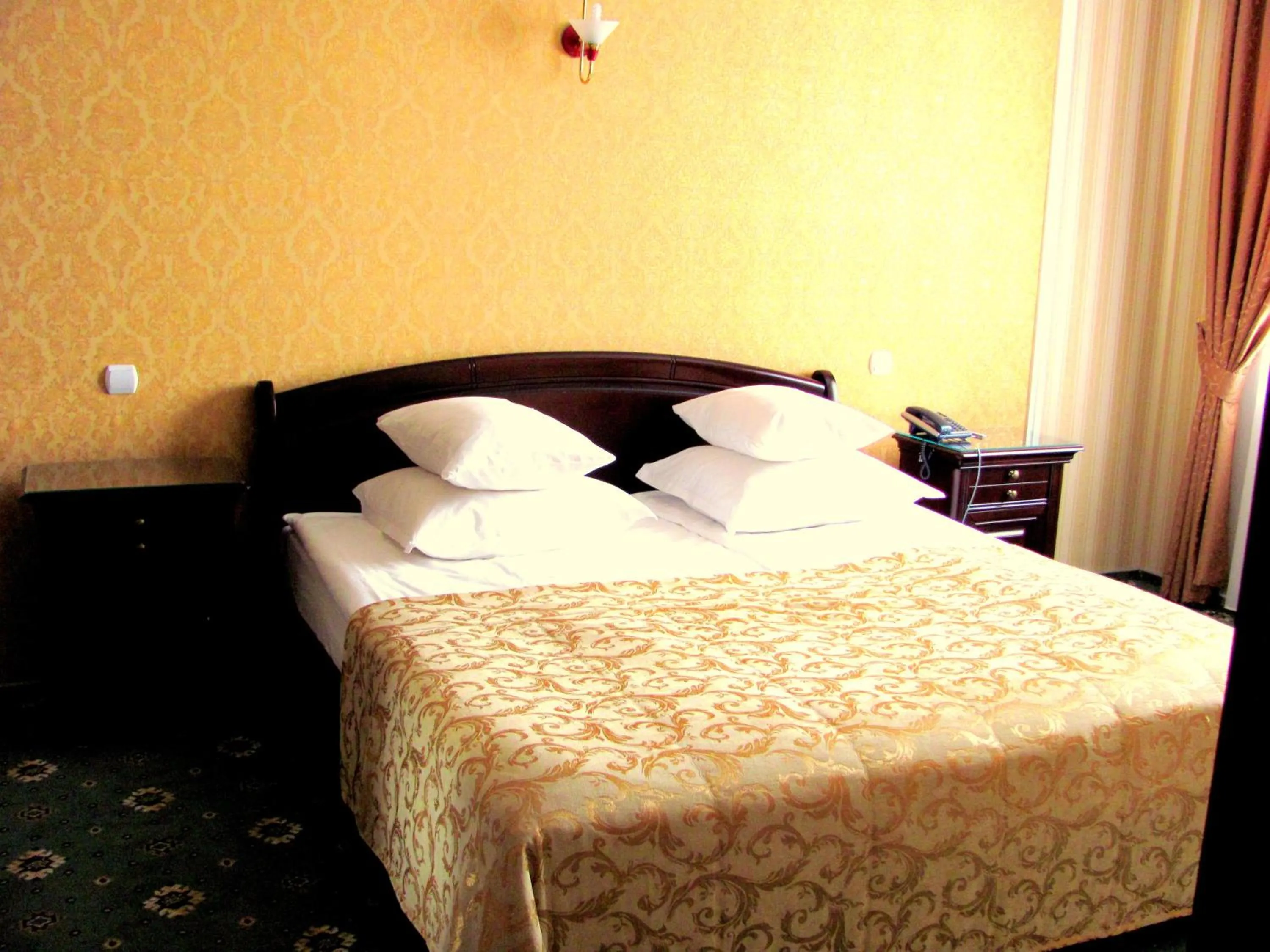 Photo of the whole room, Bed in Hotel Mars