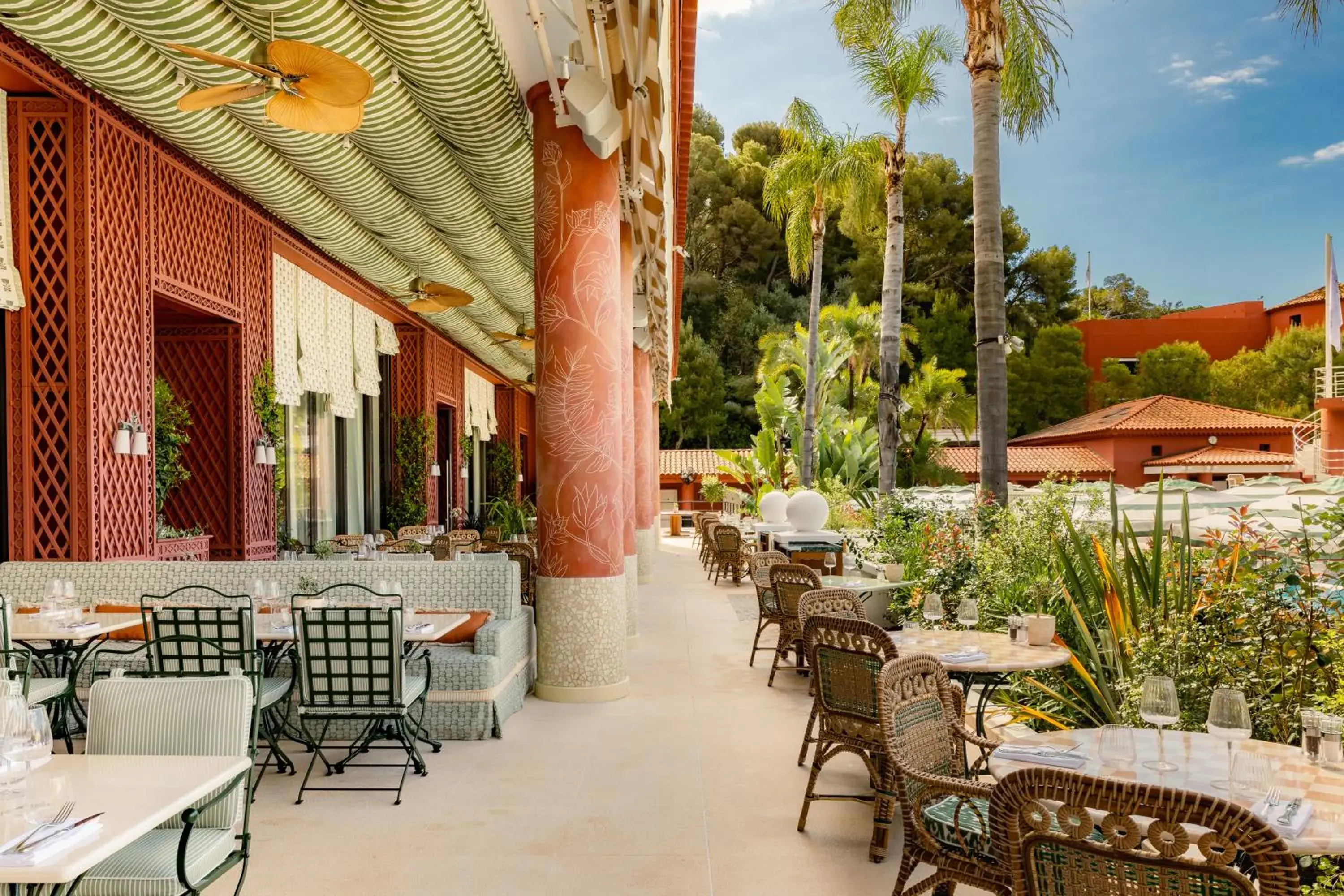 Restaurant/places to eat in Monte-Carlo Beach Restaurant/places to eat in Monte-Carlo Beach