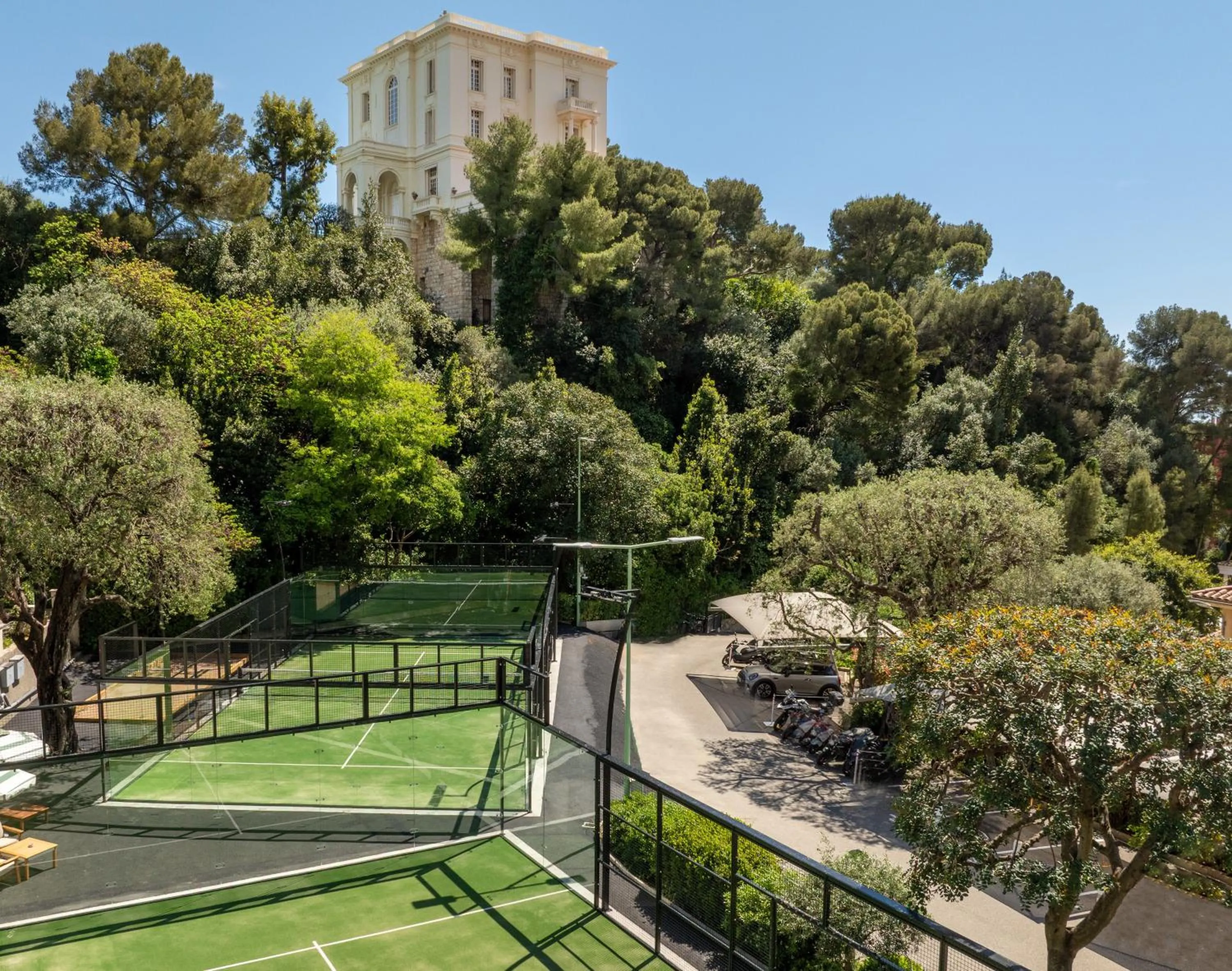 Tennis court in Monte-Carlo Beach