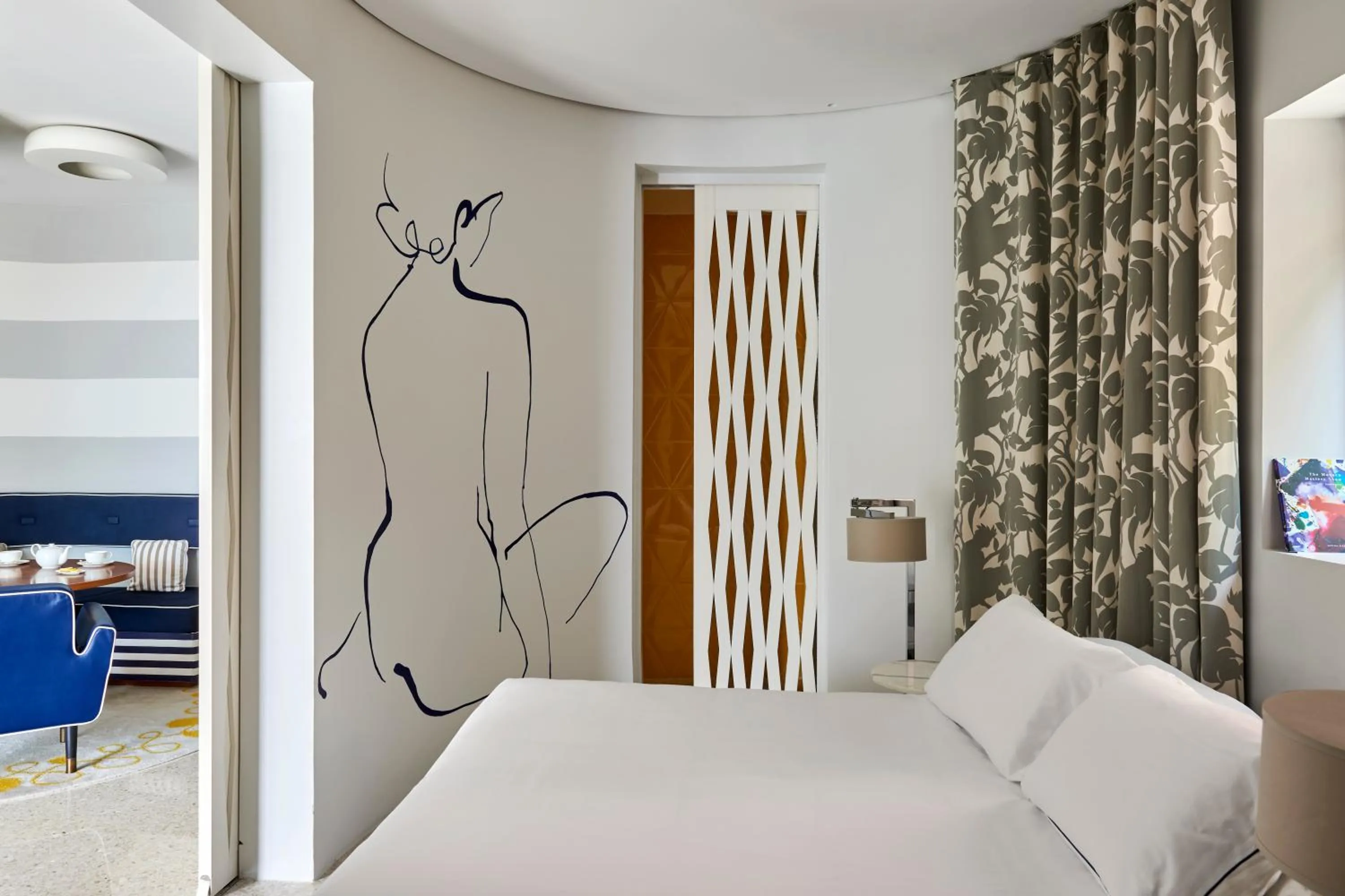 Bedroom, Bed in Monte-Carlo Beach