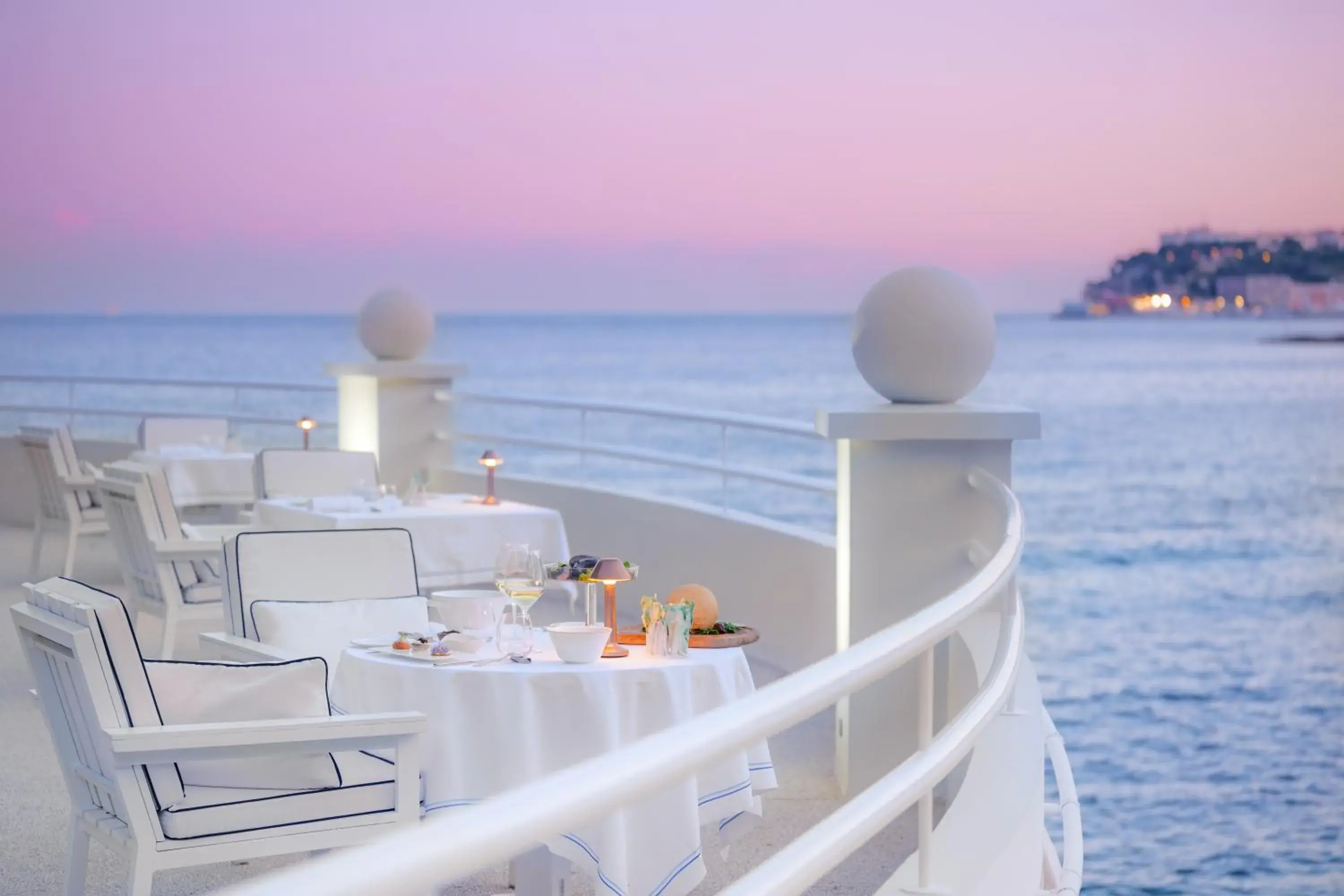 Restaurant/places to eat in Monte-Carlo Beach Restaurant/places to eat in Monte-Carlo Beach