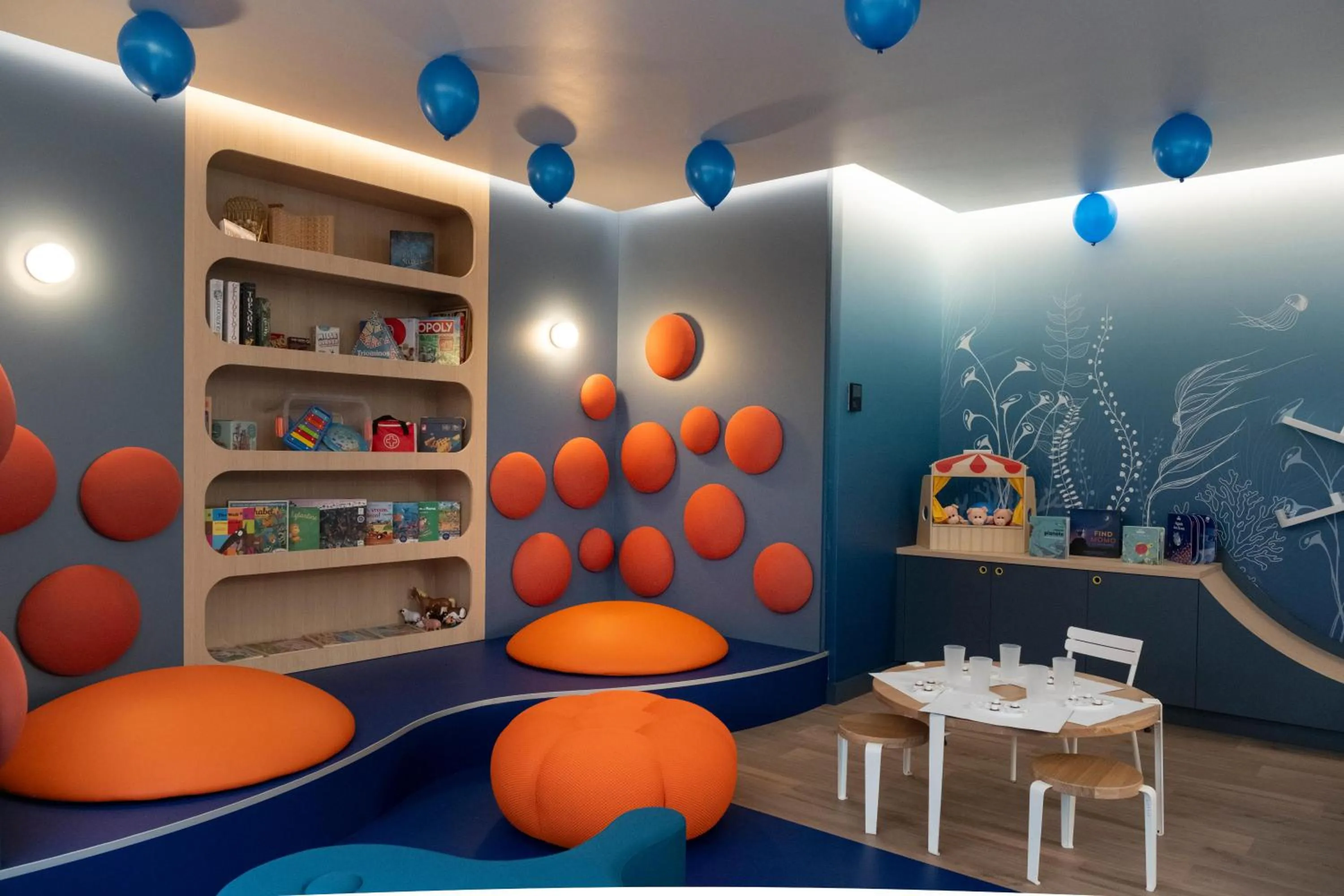 Kids's club in Monte-Carlo Beach