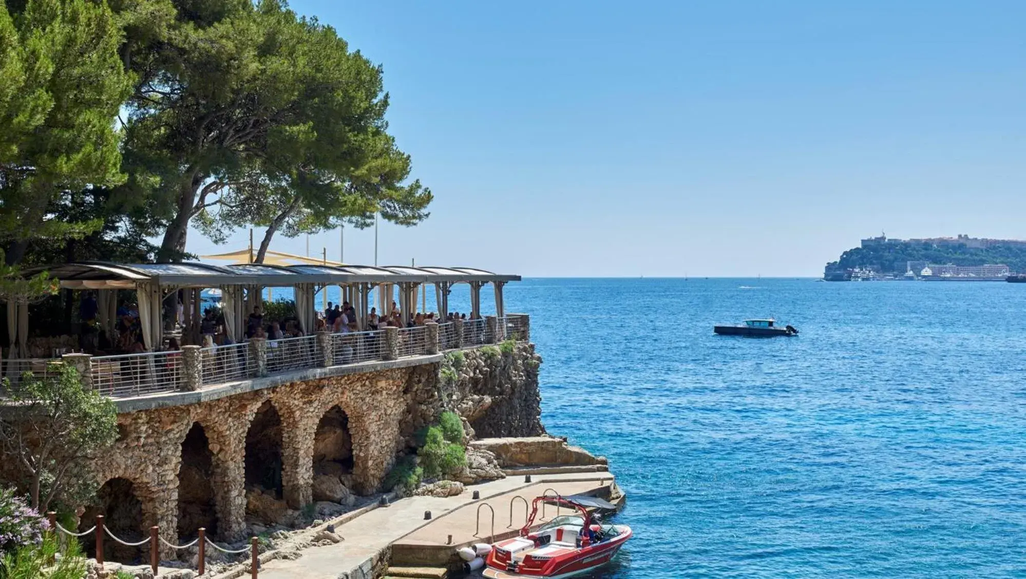 Restaurant/places to eat in Monte-Carlo Beach