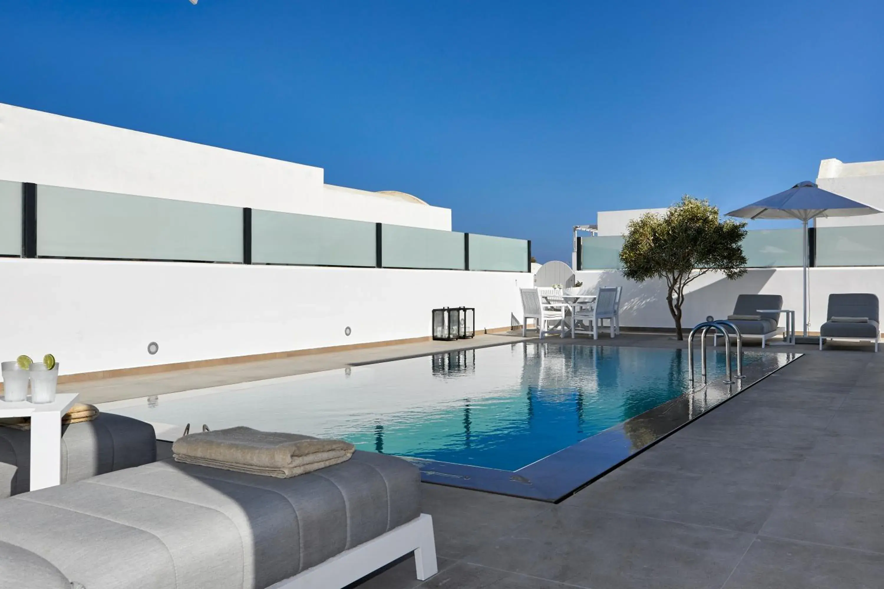 Time of day in Tramonto Private Villa Time of day in Tramonto Private Villa