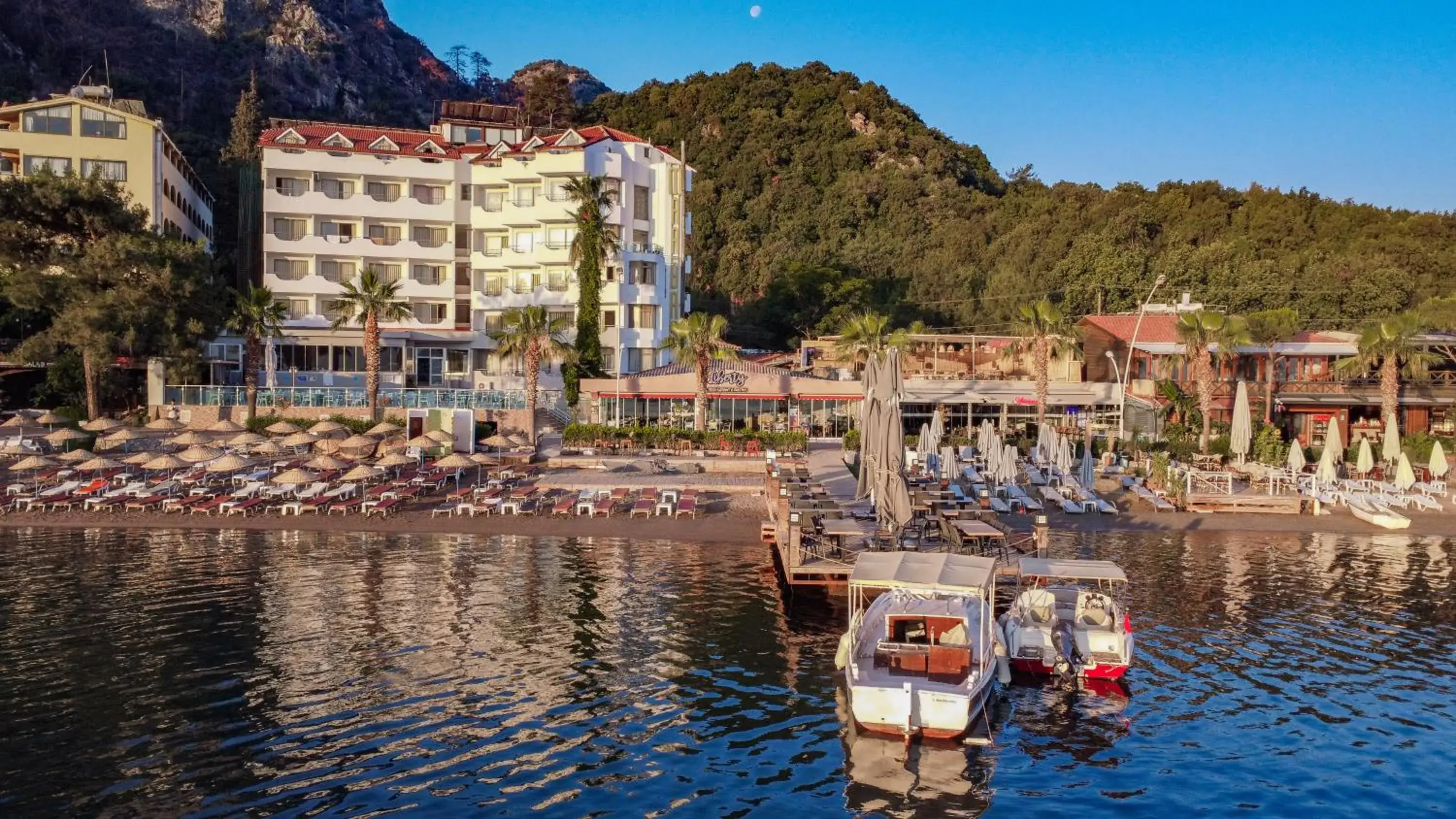 Property building in MARBAS SELECT BEACH , Adult Only 14 Plus Property building in MARBAS SELECT BEACH , Adult Only 14 Plus