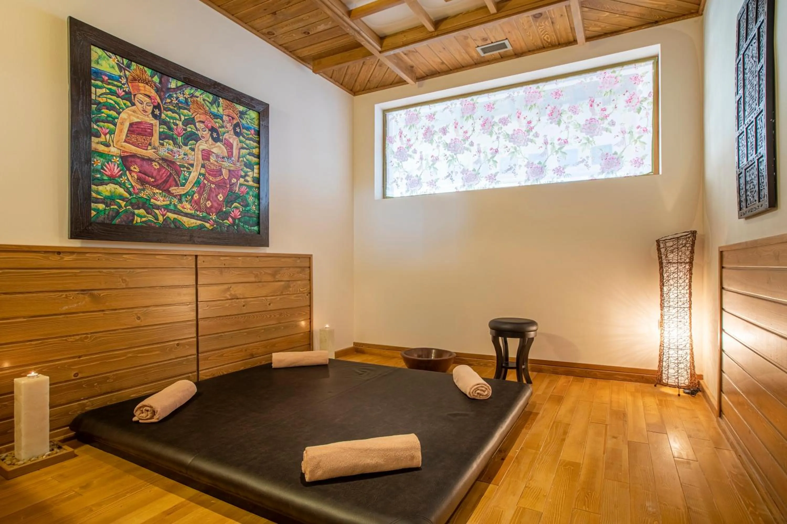 Hot Spring Bath, Bed in Pirin Golf Hotel & Spa