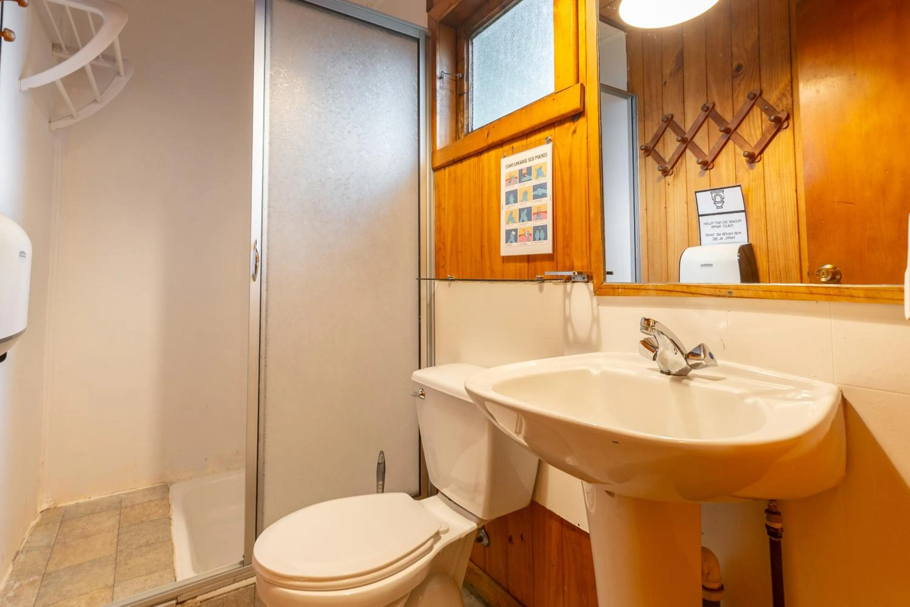 Shower in Selina Plaza Pucón