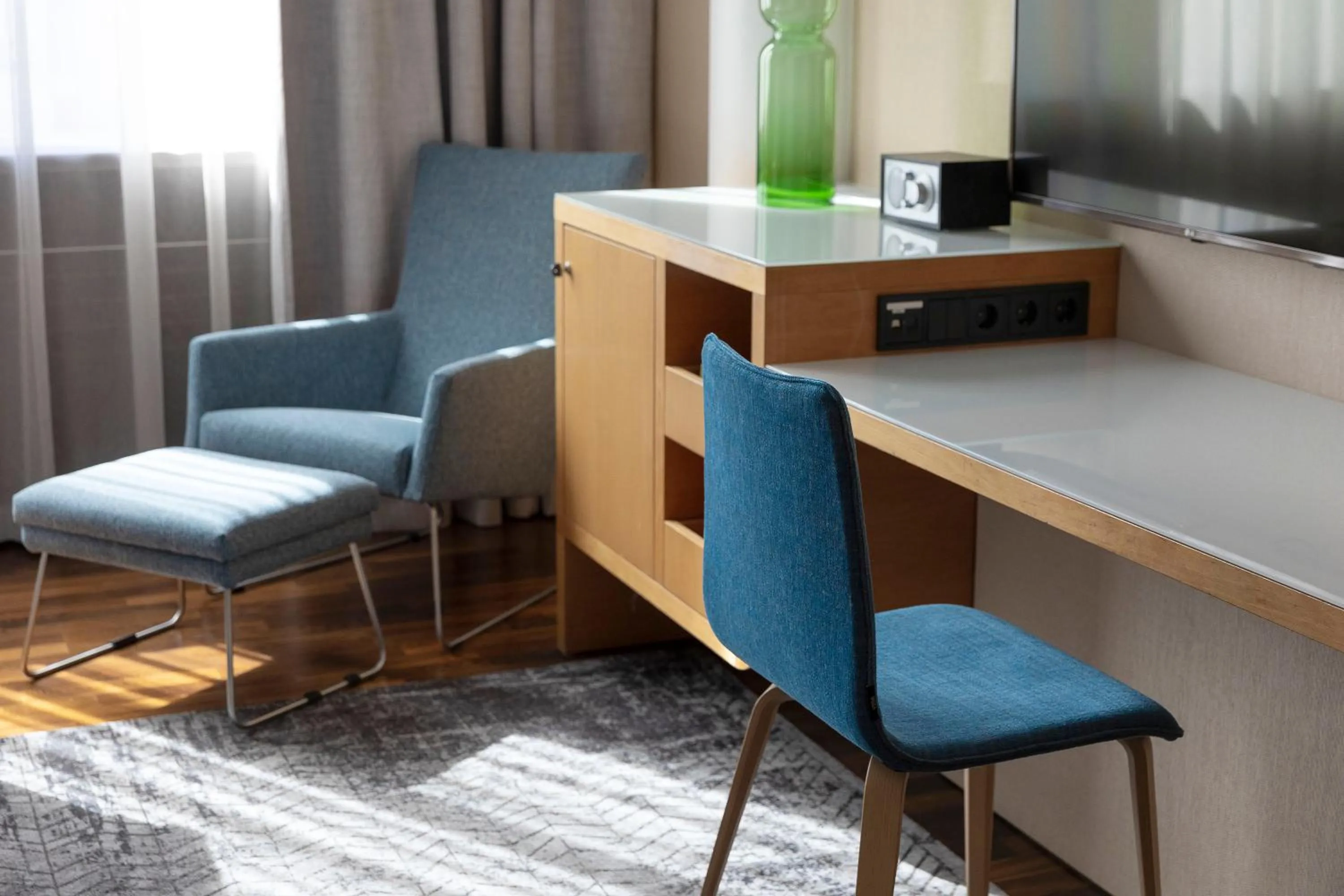 TV and multimedia in Comfort Hotel Sello