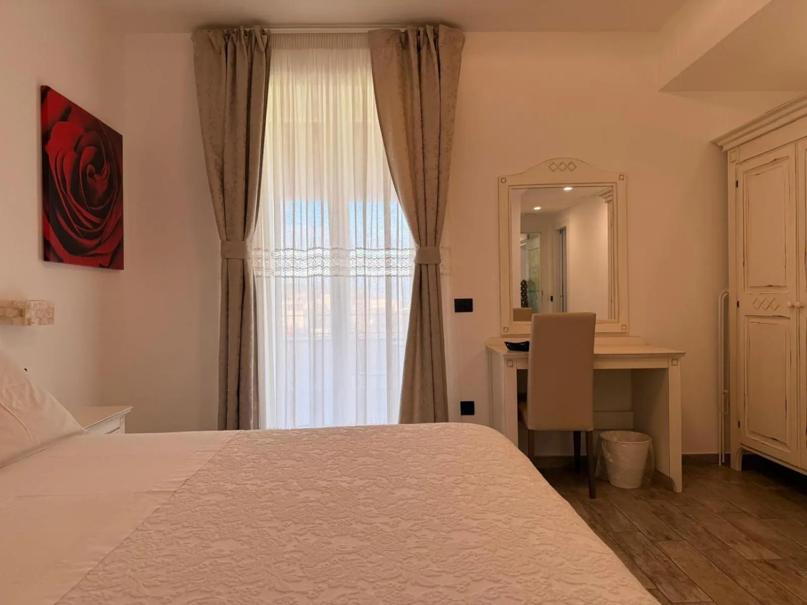 Bed in Lemon Factor Sorrento