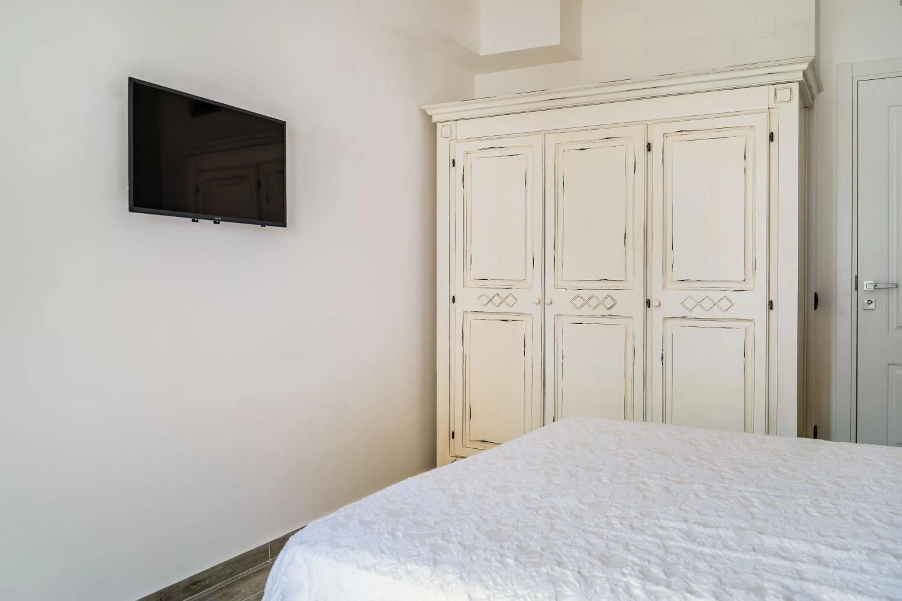 Bedroom, Bed in Lemon Factor Sorrento