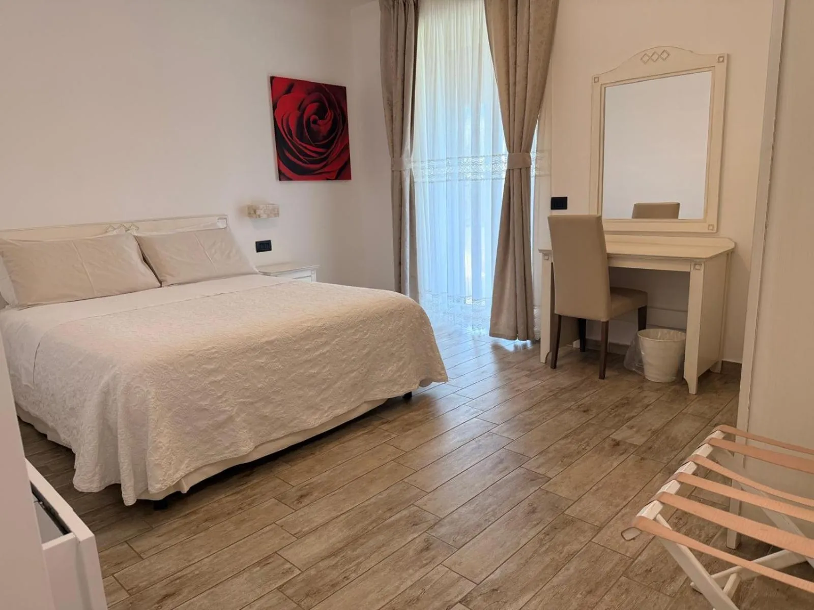 Bed in Lemon Factor Sorrento