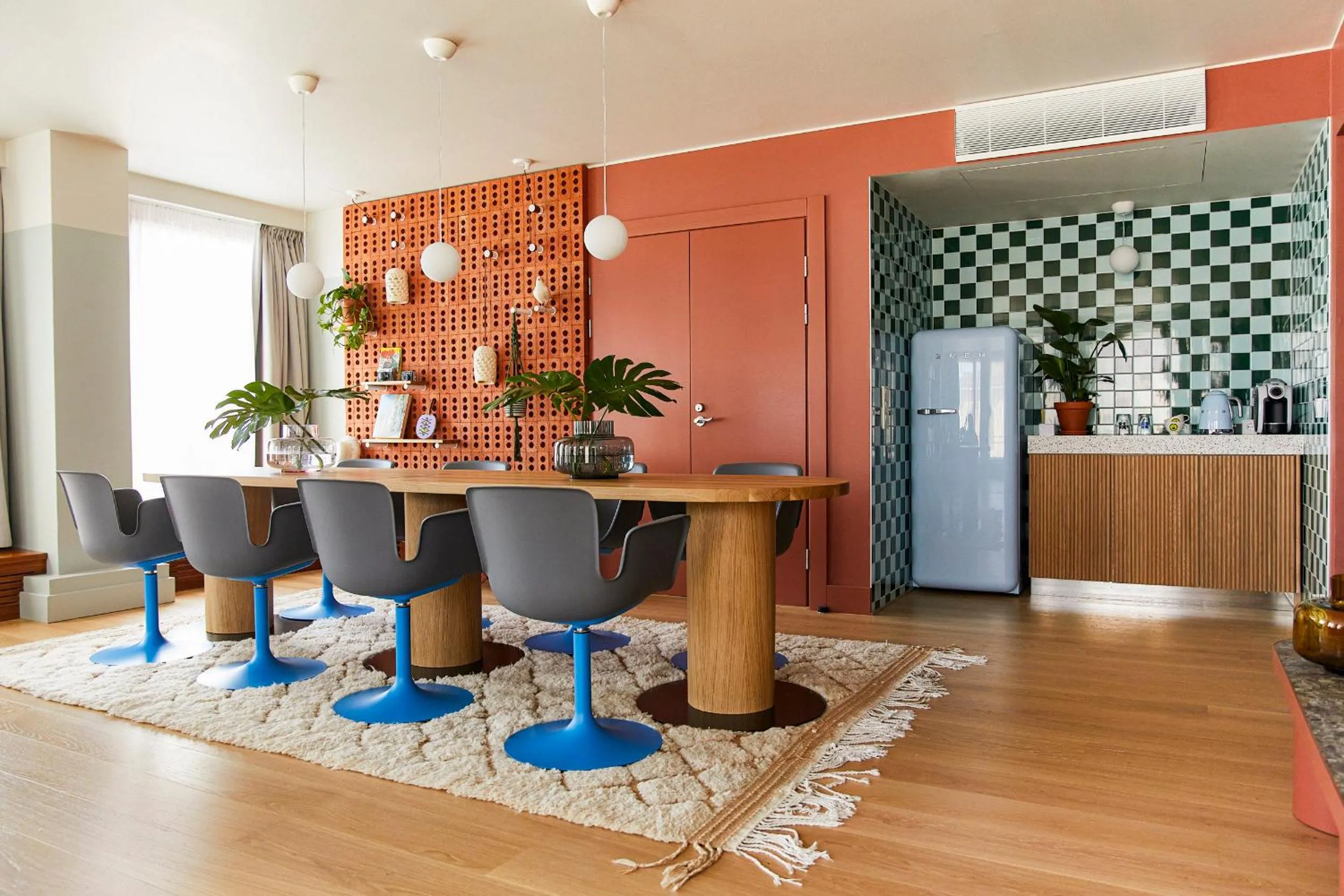 Dining area in Hobo Helsinki