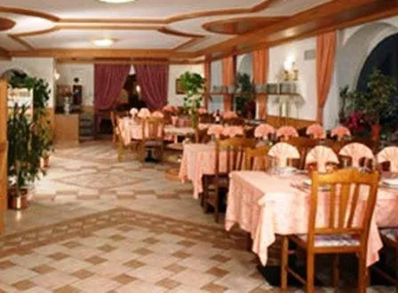 Restaurant/places to eat in Hotel Orchidea