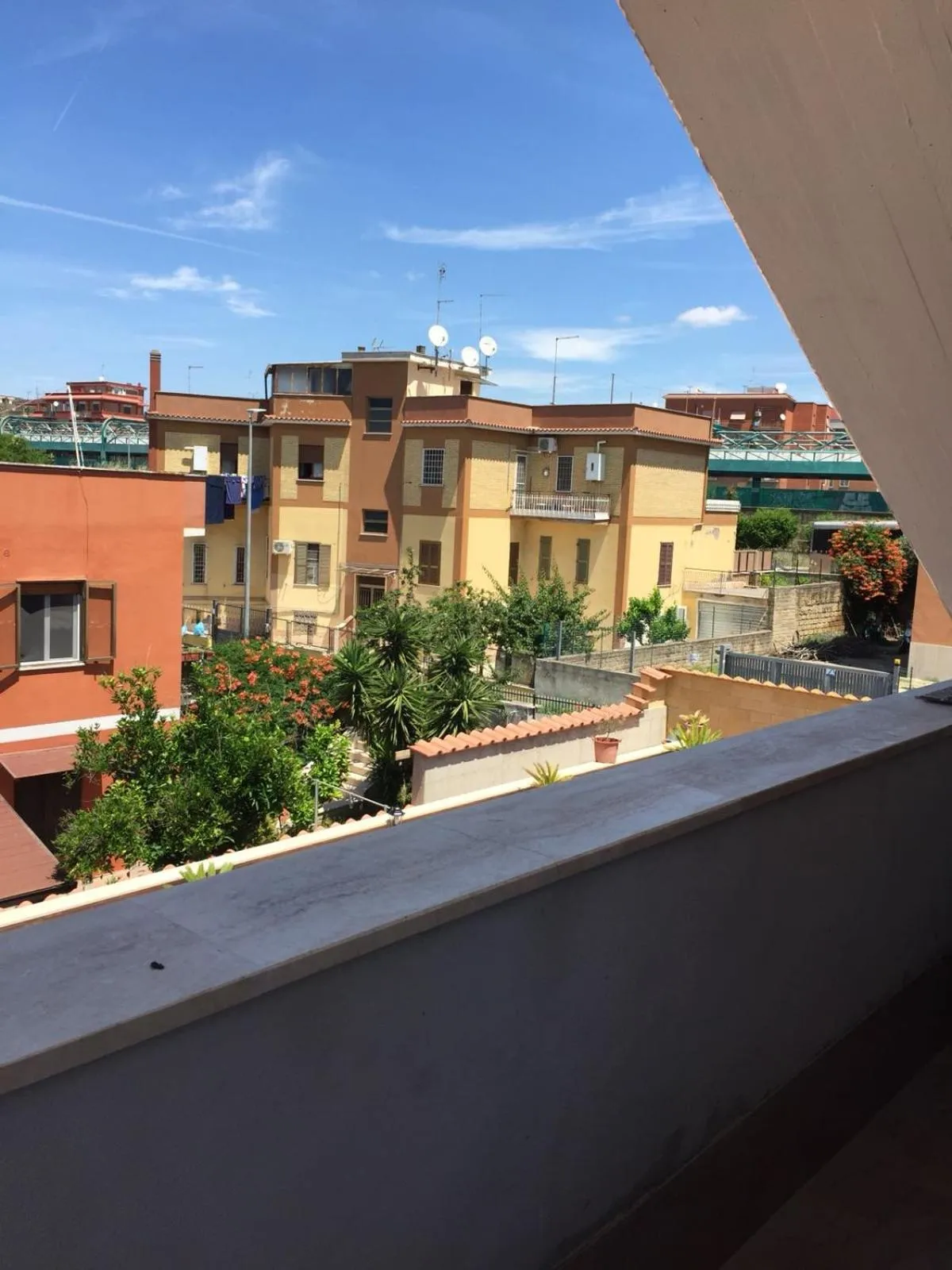 Quiet street view in Beb la lupa