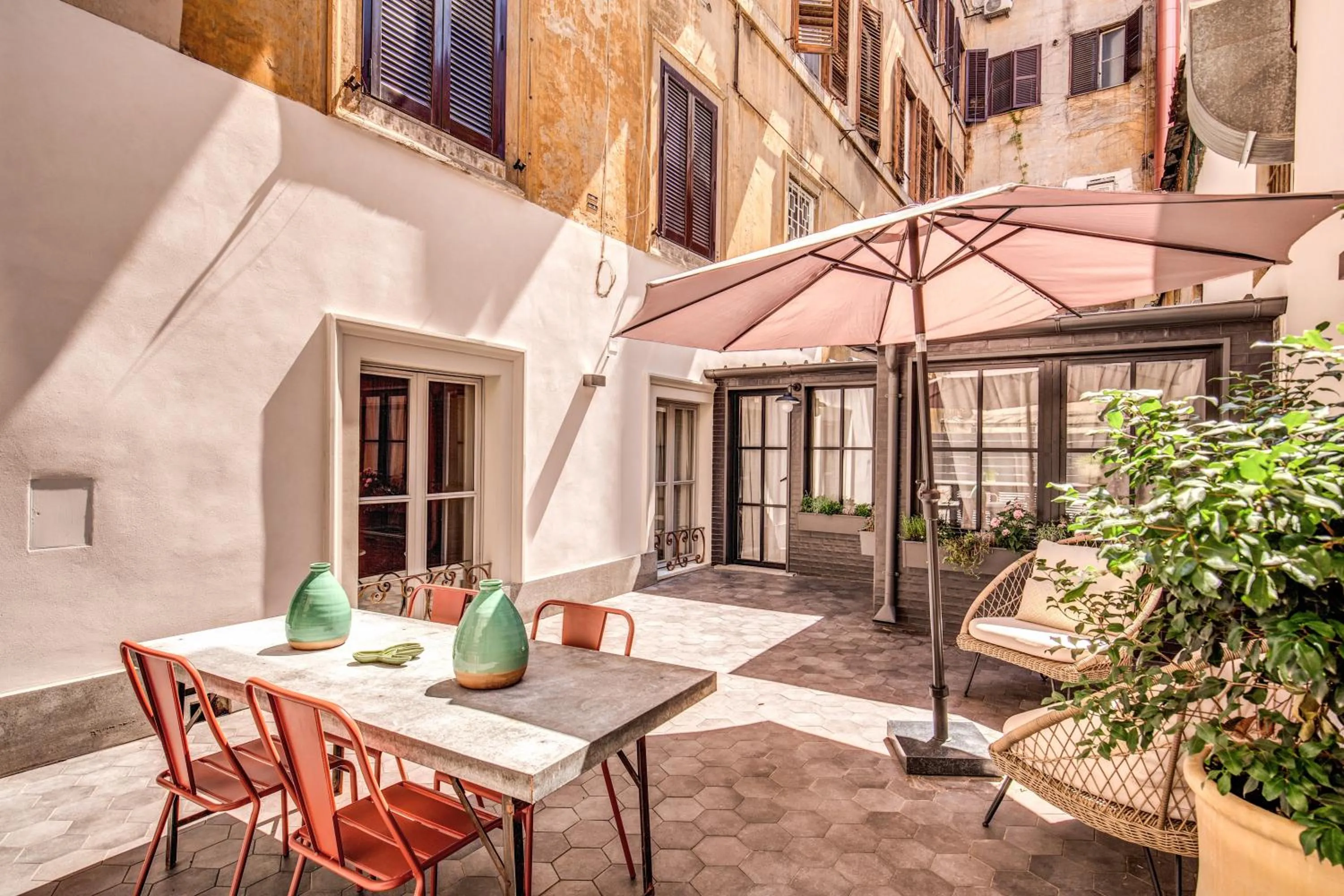 Patio in DeCharme apartment with terrace in Monti