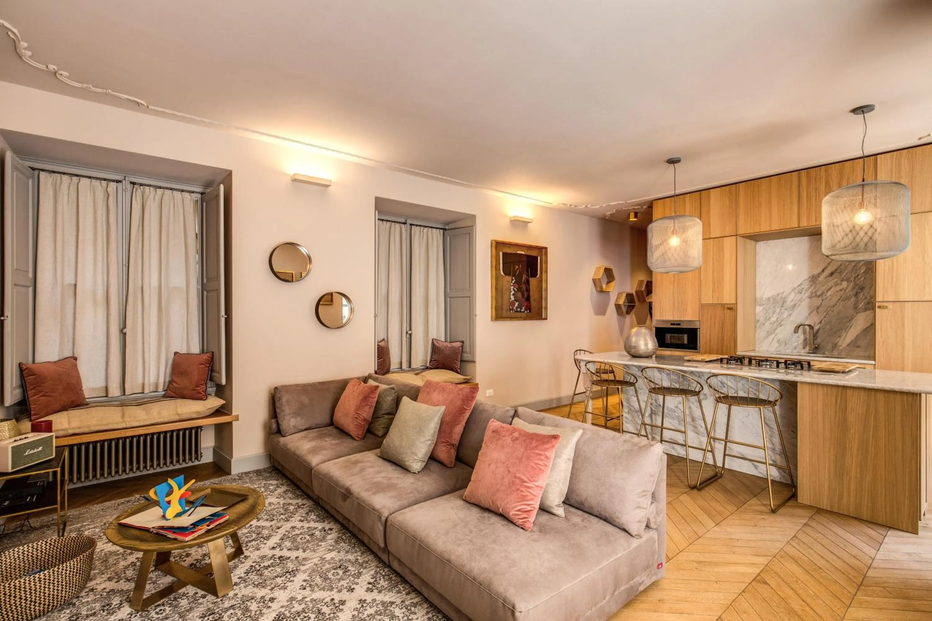 TV and multimedia in DeCharme apartment with terrace in Monti