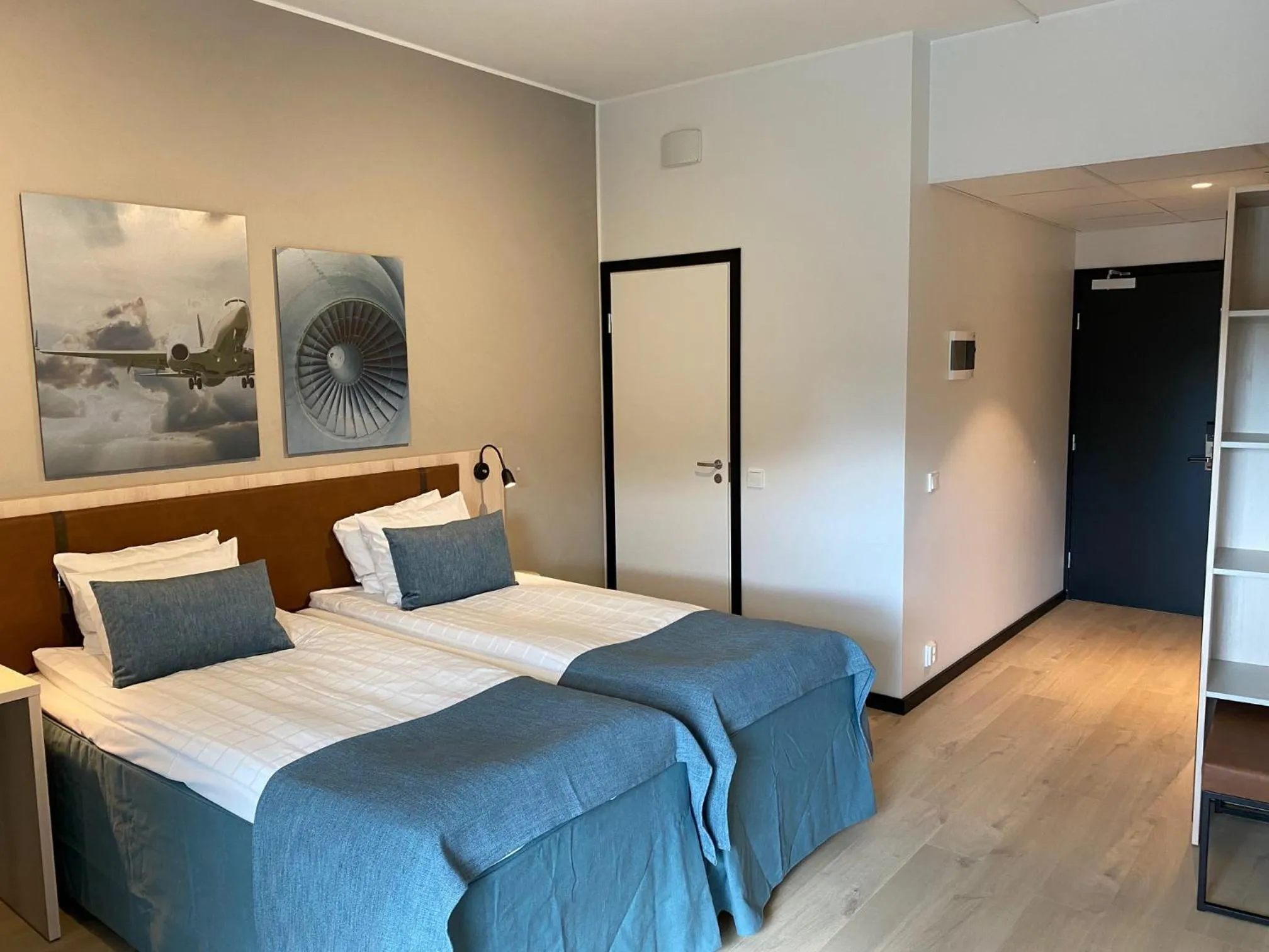 Bedroom, Bed in Pilot Airport Hotel