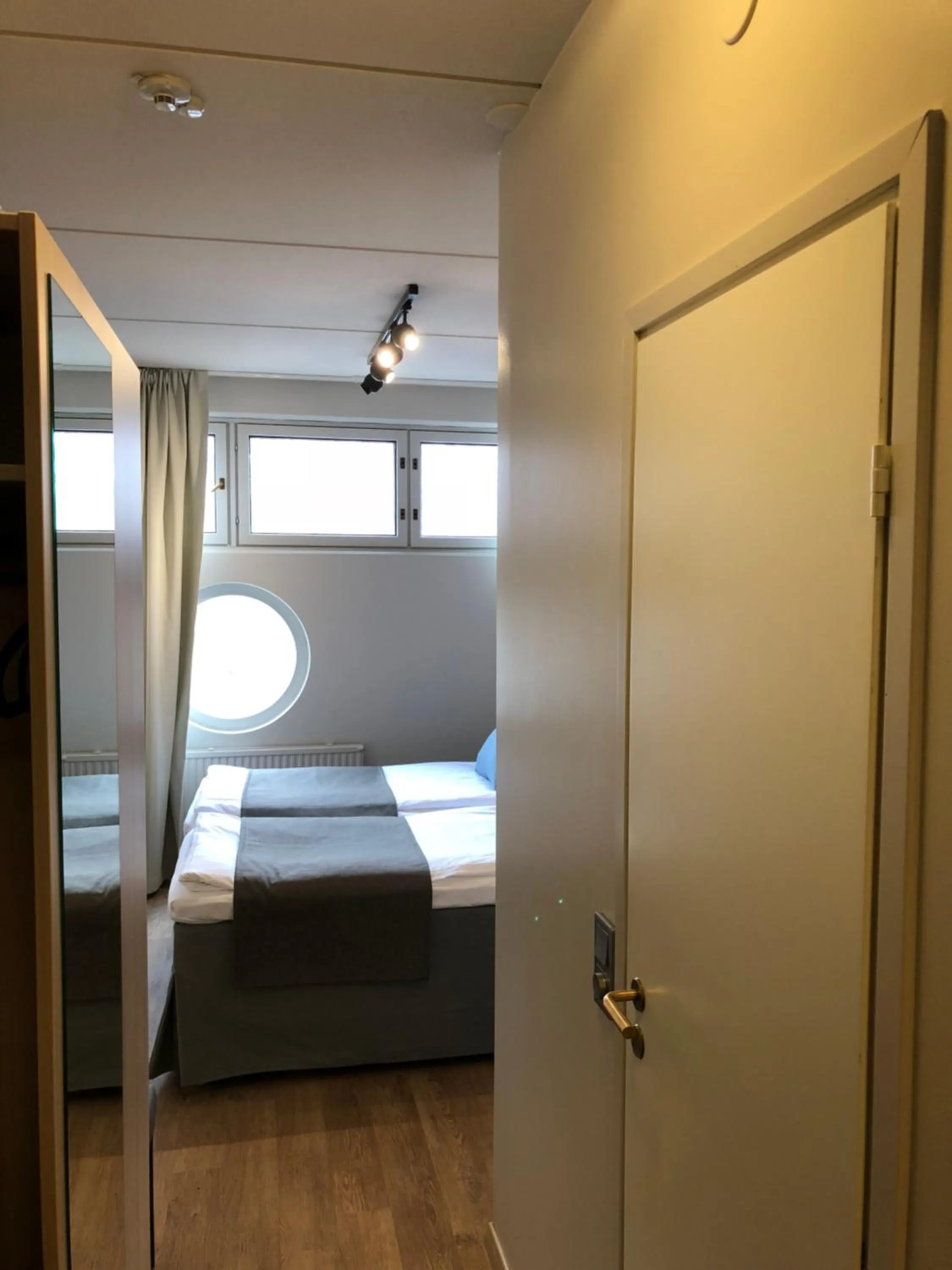 Photo of the whole room, Bed in Pilot Airport Hotel