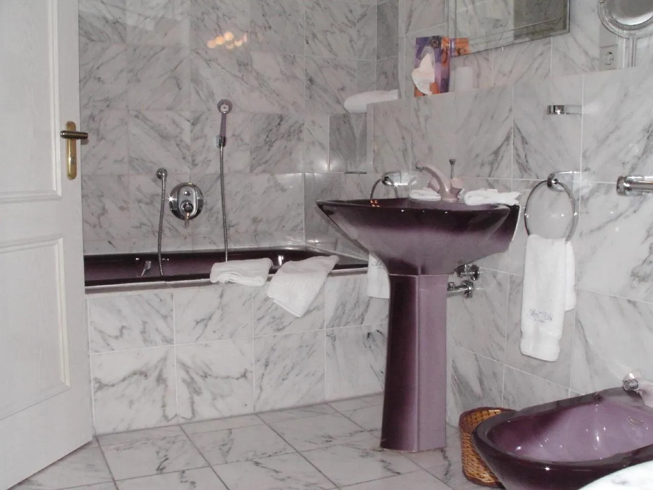 Bathroom in Hotel Park Villa