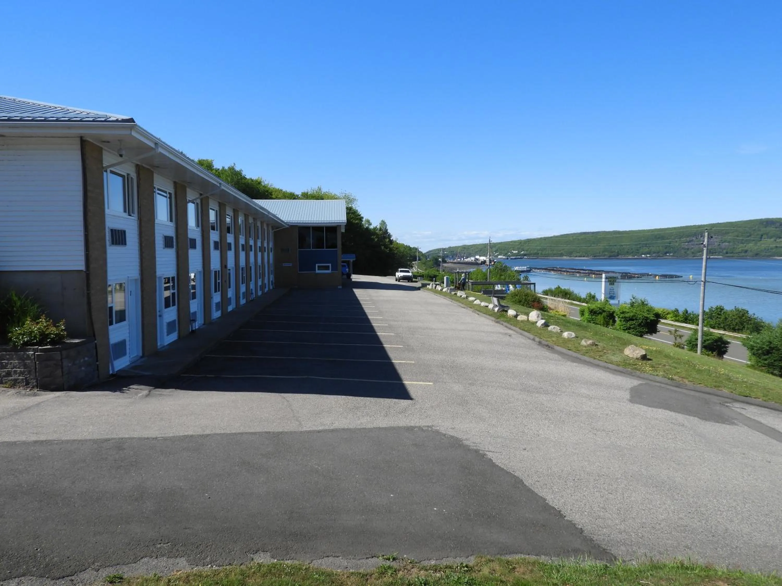 Facade/entrance in Admiral Digby Inn Restaurant and Cottages