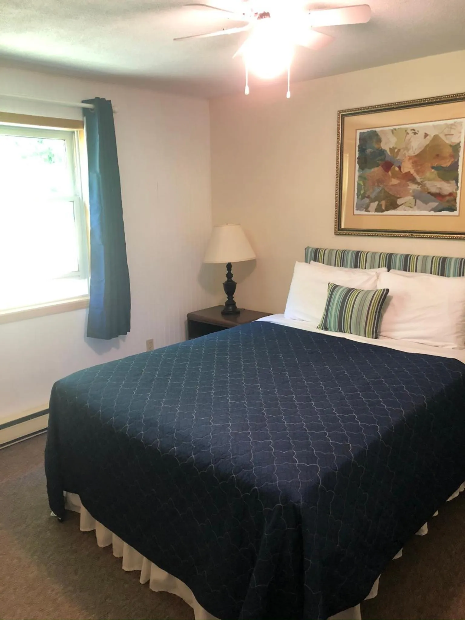 Bedroom, Bed in Admiral Digby Inn Restaurant and Cottages
